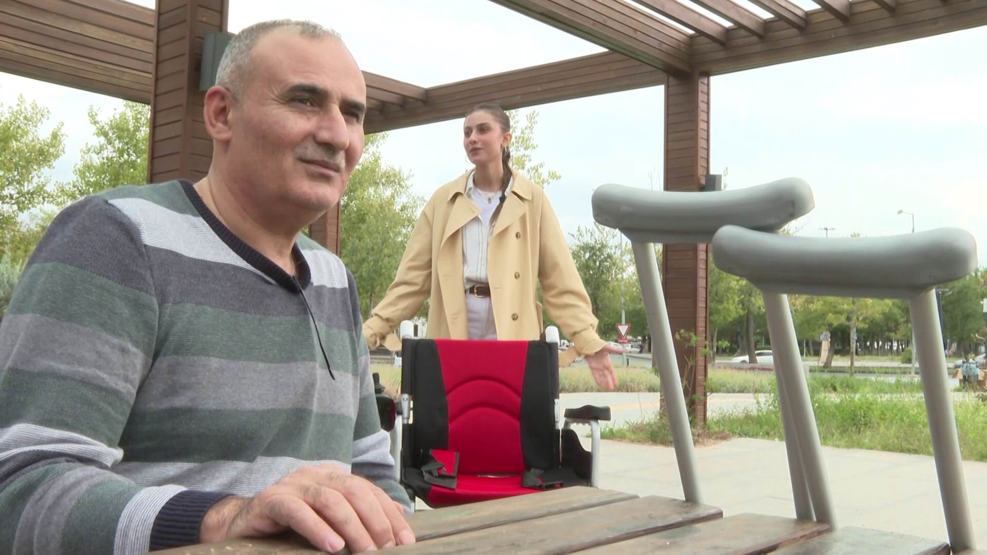 Yürek Isıtan Hikaye Çocuk Felci Mağduru Ismet, Hayalini Kurduğu Akülü Sandalyeye Kavuştu (3)