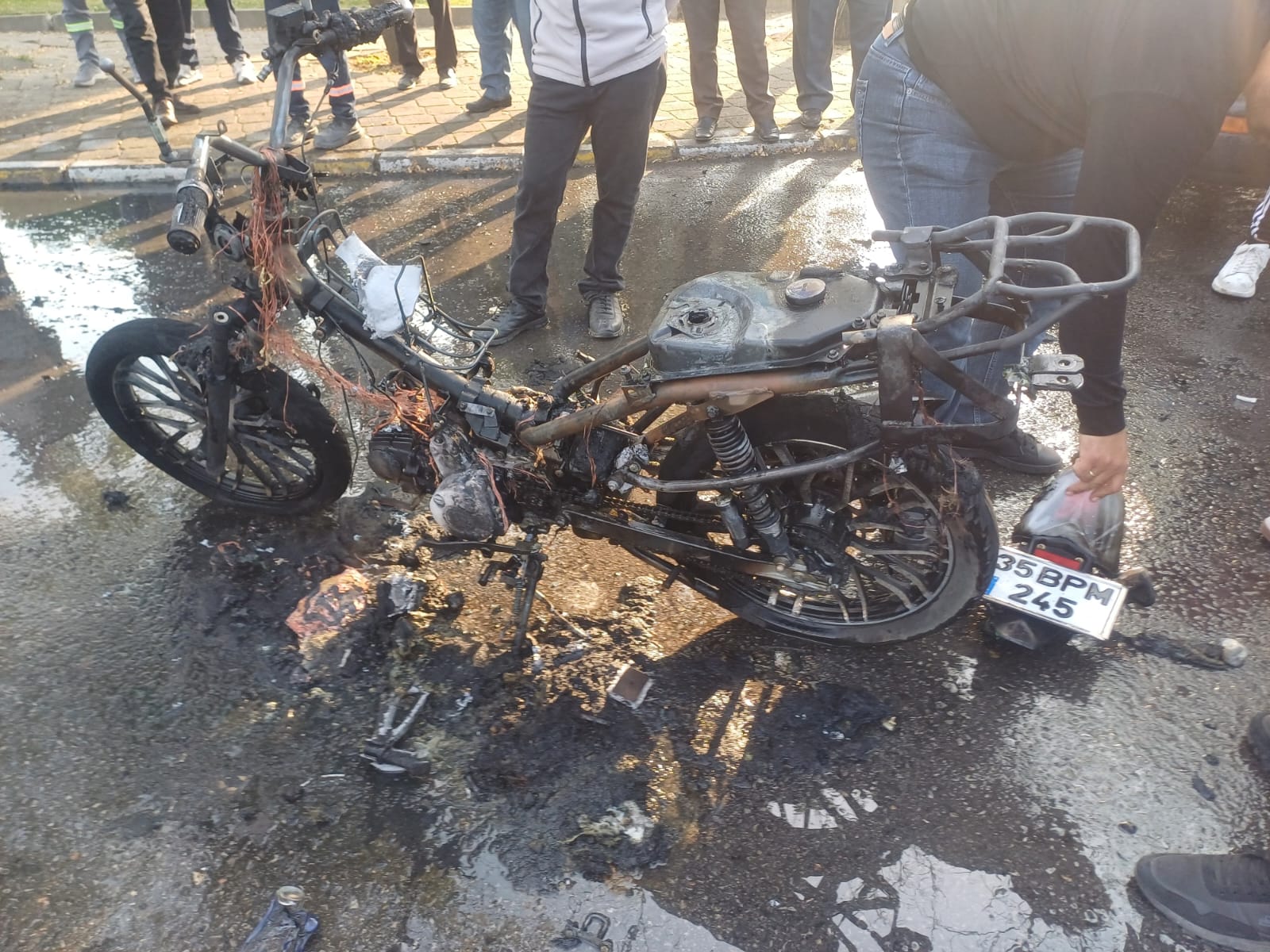 08Effb00 70F3 4B91 9836 04B5Aec300C5