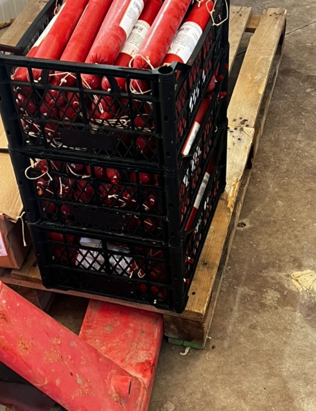 1 Ton Sagliksiz Gida Imha Edildi Peynir Sucuk Ve Ketcap Topraga Gomuldu (1)-1