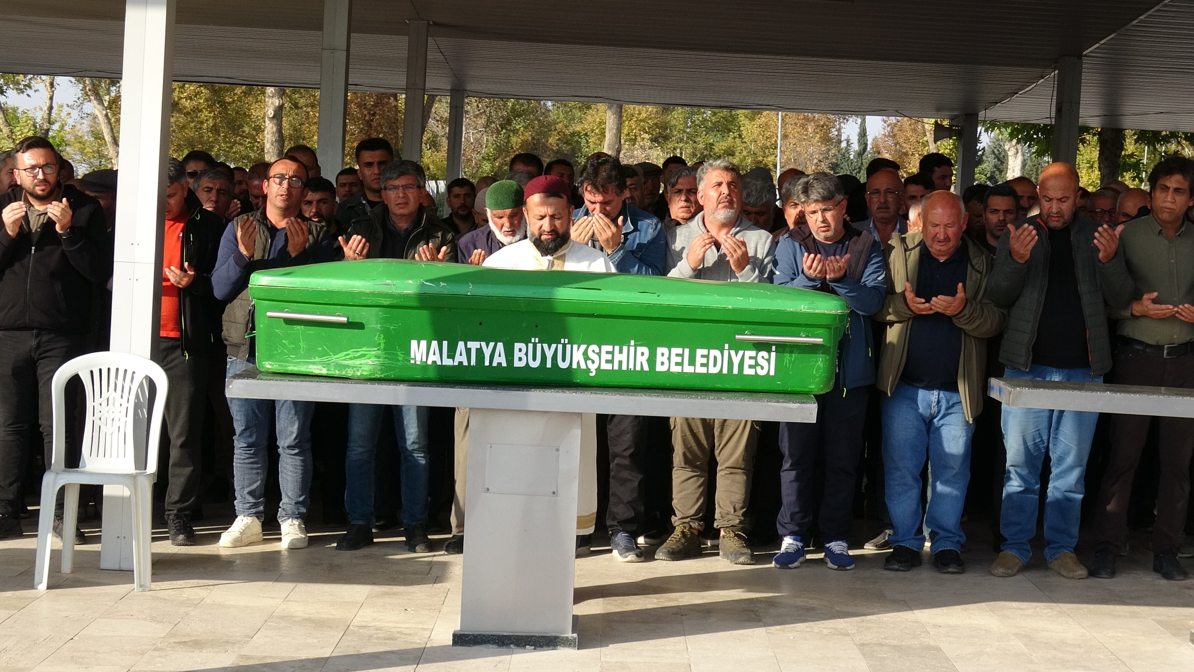 19 Yaşındaki Genç Kadın Evinde Asılı Halde Bulunmuştu! Verdiği Yaşam Mücadelesini Kaybetti (4)