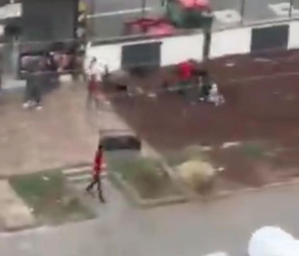 2 Kisinin Oldugu Kanli Kavga Anbean Kamerada Kasap Dukkaninda Silahli Catisma (2)