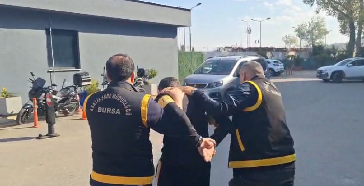 20 Yaşındaki Eşi Arzu Khalılova’yı 45 Bıçak Darbesiyle Öldüren Zanlı Tutuklandı (3)