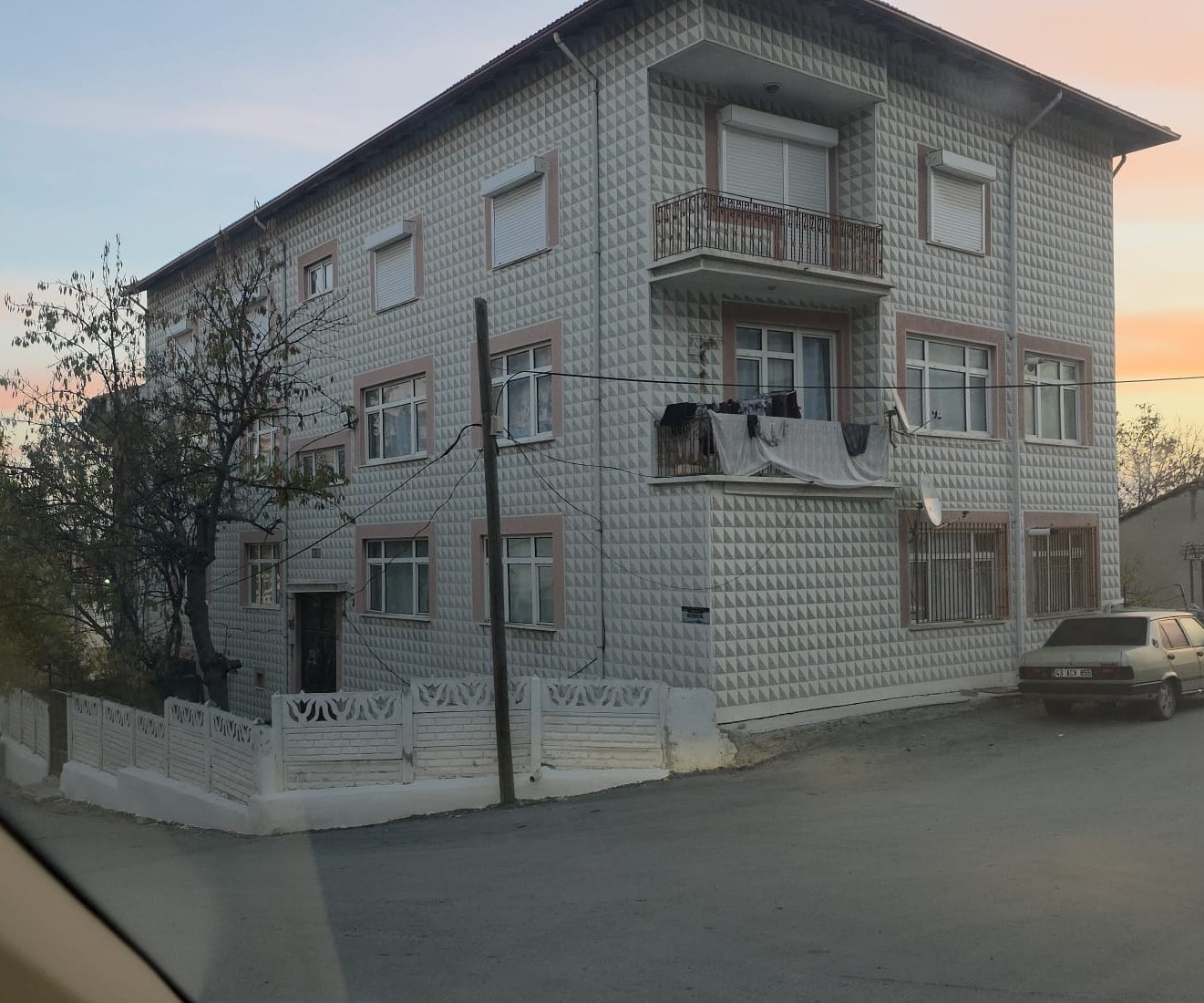20 Yaşındaki Kadın Banyoda Doğurdu, Bebeğini Poşetle Apartmanın Boşluğuna Attı (4)