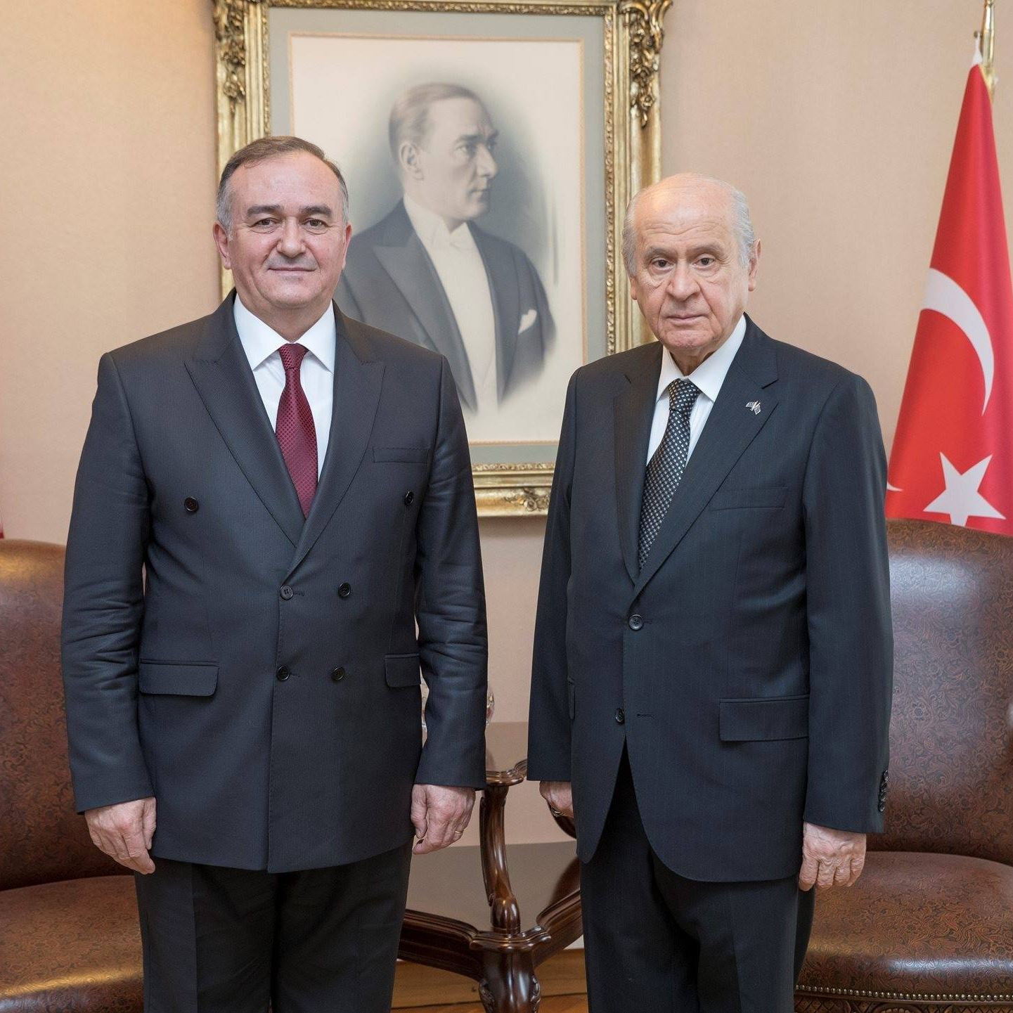 33116237 2108031949237032 196405452831981568 N