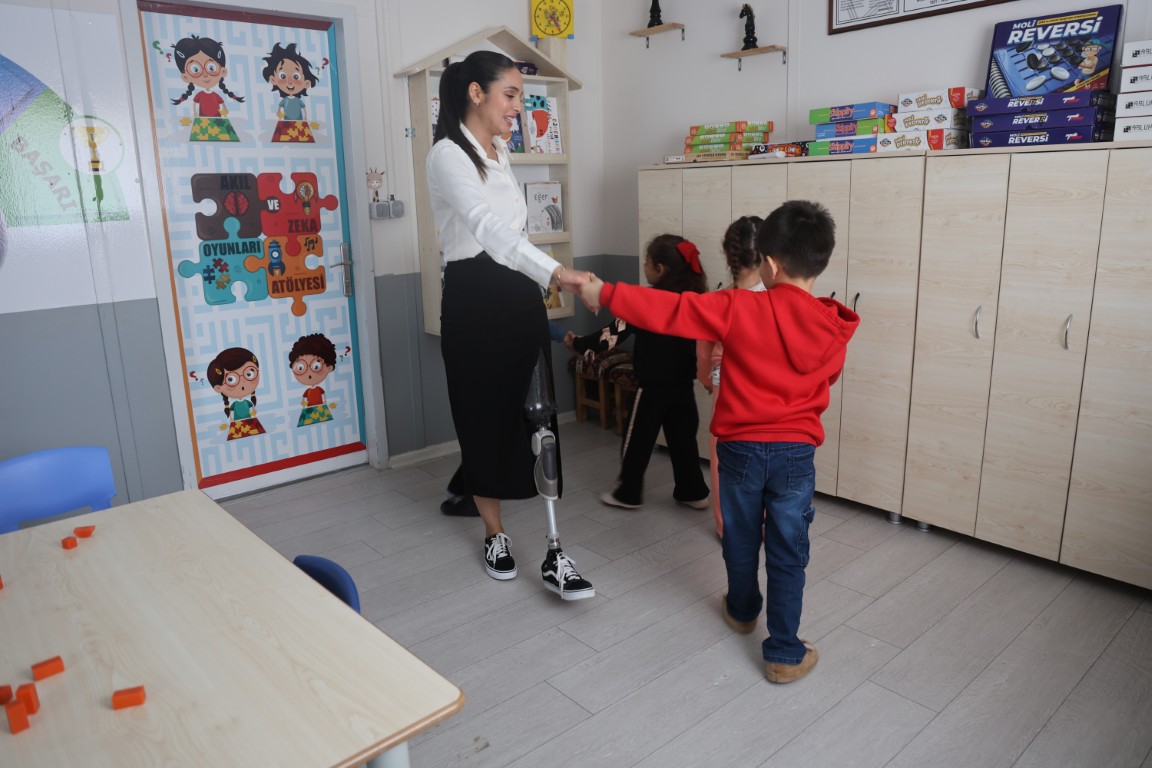 46 Saat Sonra Hayata Dondu Simdi Minik Ogrencilerine Umut Oluyor (2) (Orta)