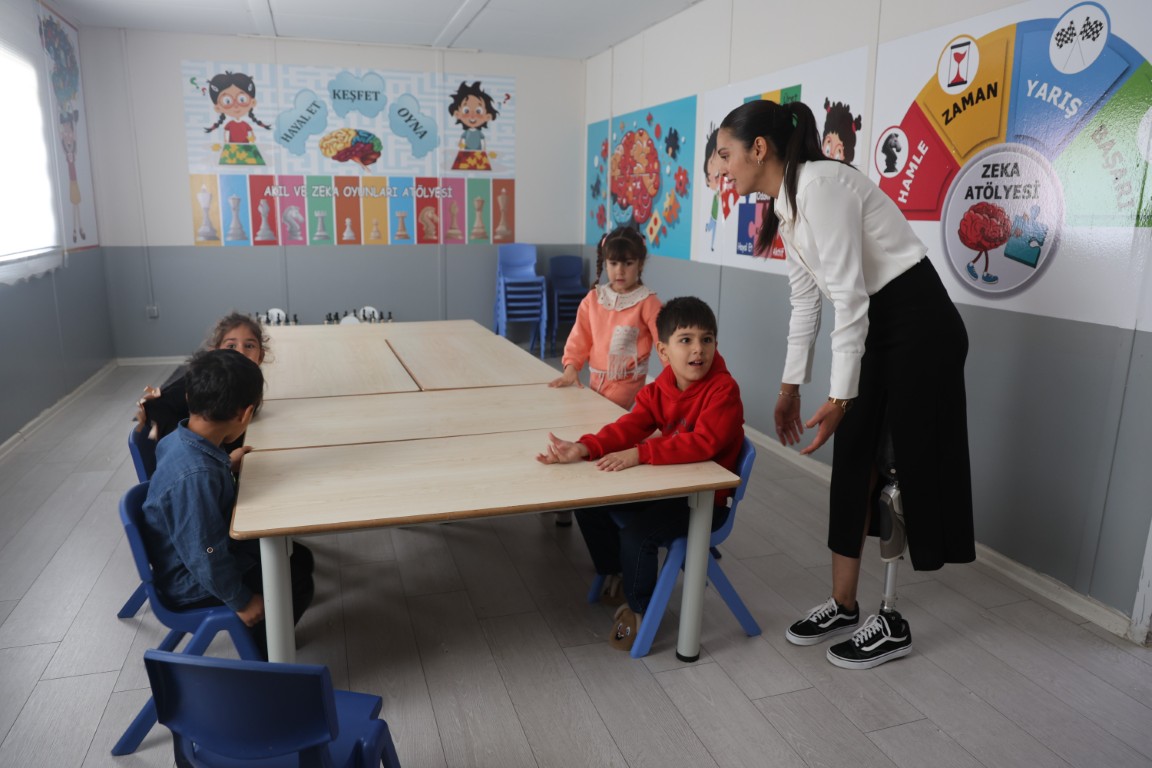 46 Saat Sonra Hayata Dondu Simdi Minik Ogrencilerine Umut Oluyor (3) (Orta)