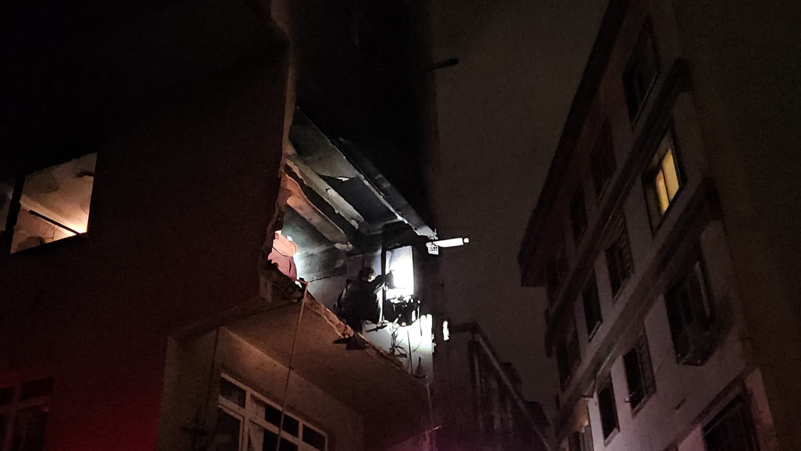 6 Katlı Binada Dehşet Anları! Doğal Gaz Patlaması Kamerada (2)