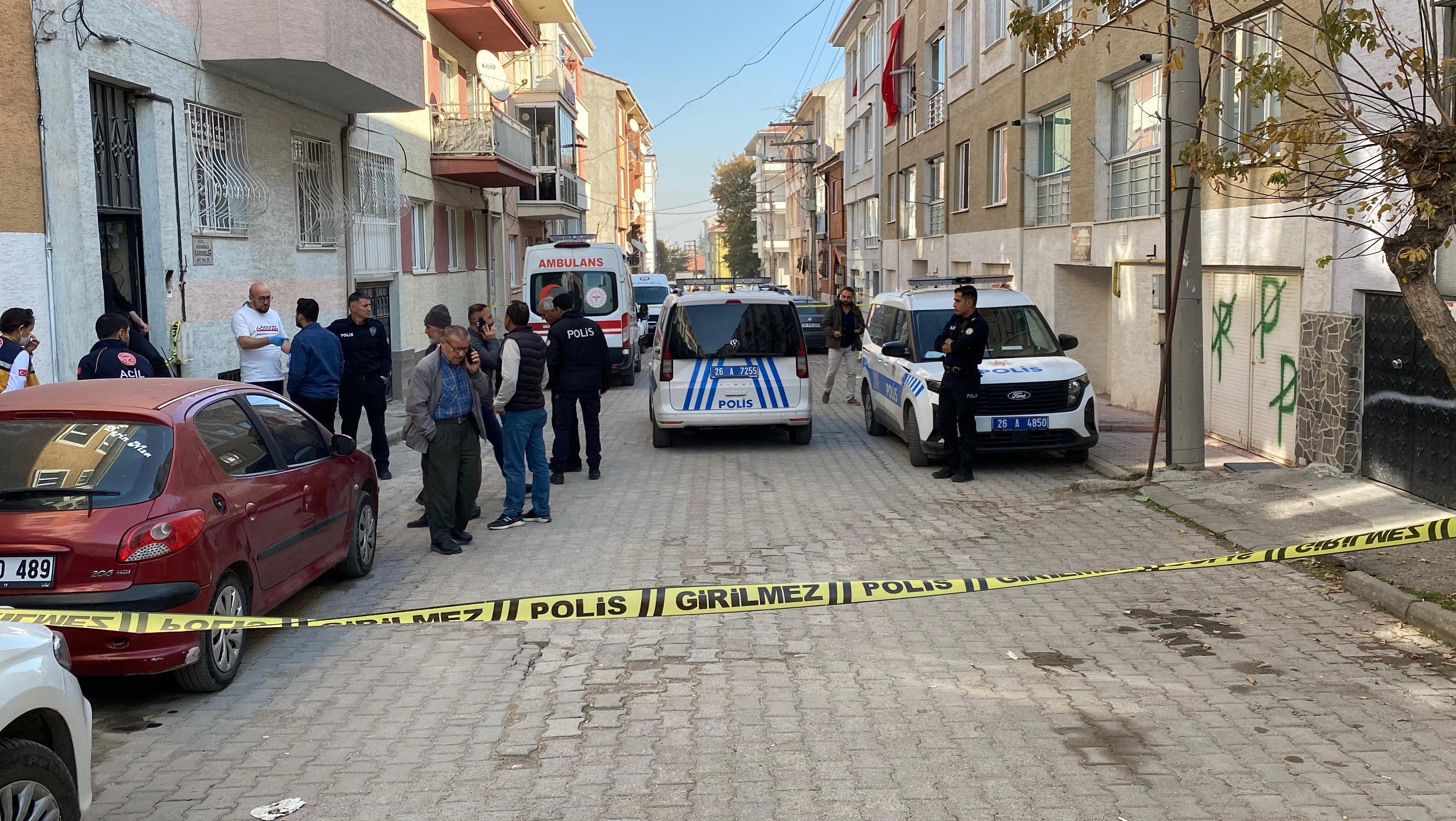 70 Yaşındaki Kadının Evdeki Şüpheli Ölümü Bıçakla Yaralanıp Hayatını Kaybetti (2)