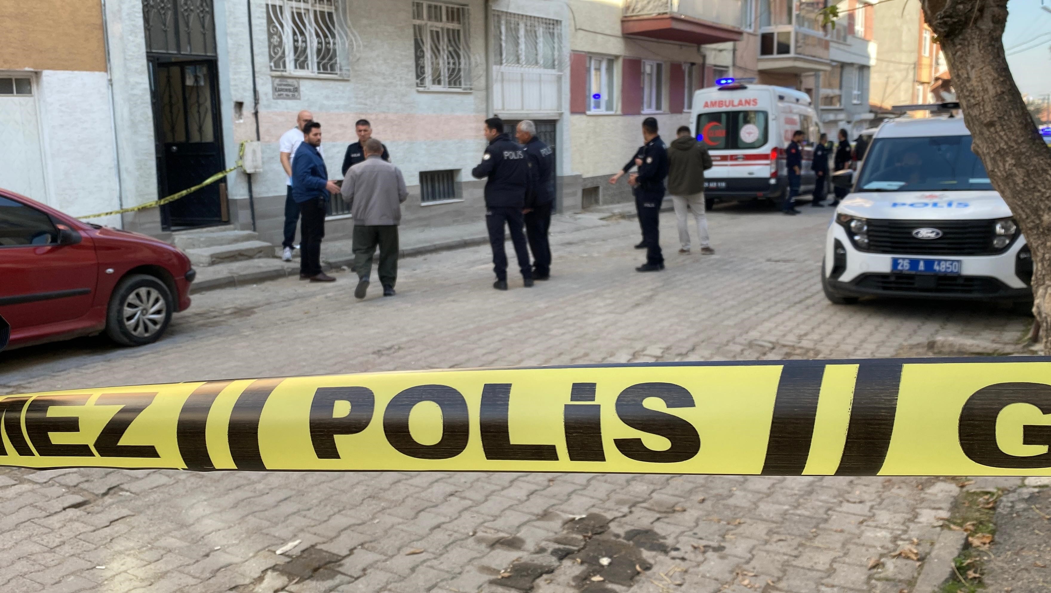 70 Yaşındaki Kadının Evdeki Şüpheli Ölümü Bıçakla Yaralanıp Hayatını Kaybetti (4)