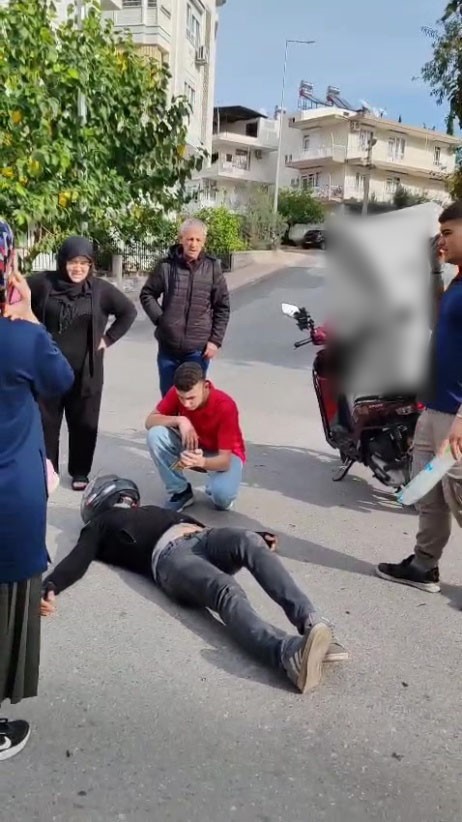 Acı Içinde Olmasına Rağmen Küçük Çocuğu Sakinleştirdi Motosiklet Sürücüsünün Hikayesi Yürekleri Isıttı (3)