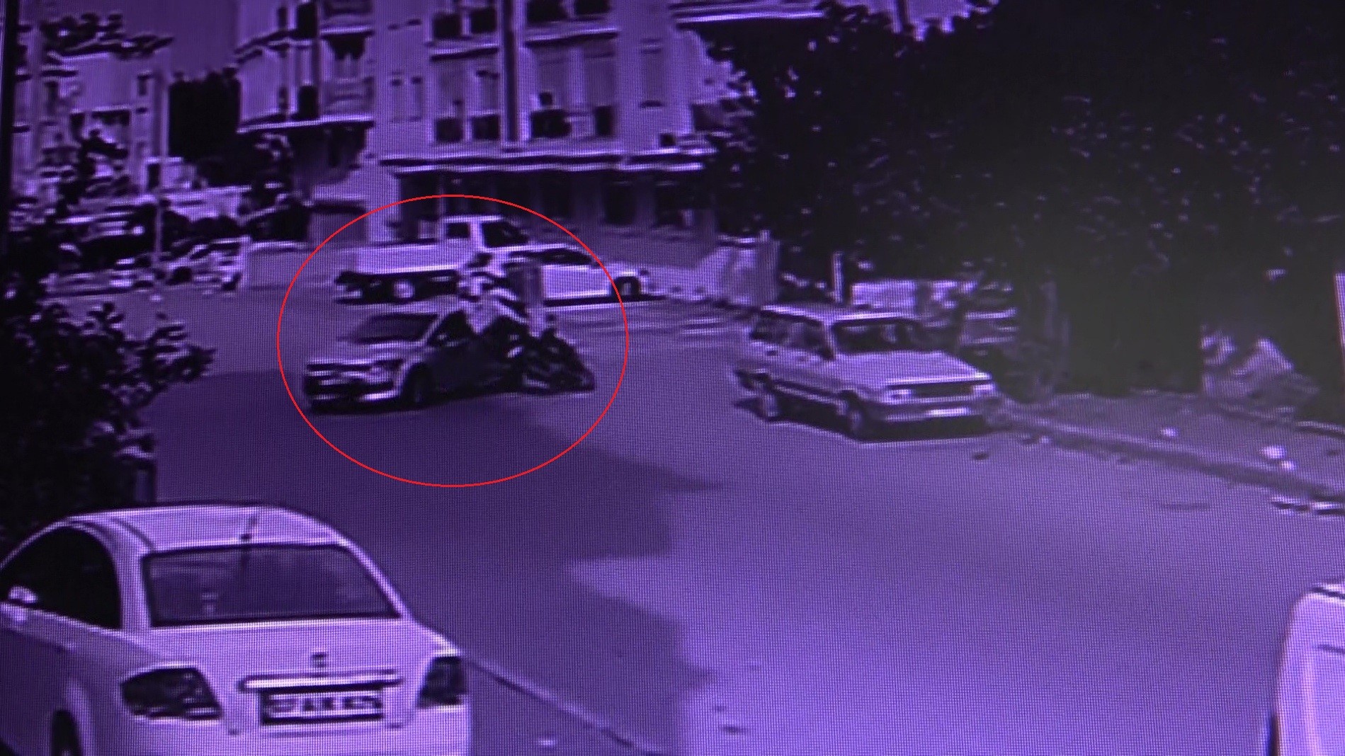 Acı Içinde Olmasına Rağmen Küçük Çocuğu Sakinleştirdi Motosiklet Sürücüsünün Hikayesi Yürekleri Isıttı (8)