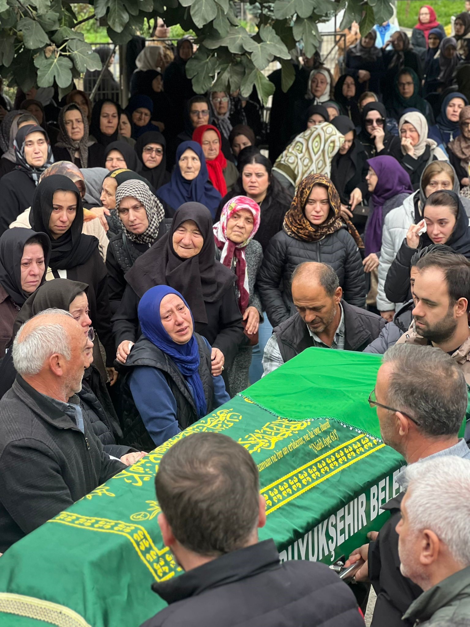 Acının En Ağır Tesadüfü Kanserle Mücadele Eden Kadın Doğum Gününde Hayatını Kaybetti (2)