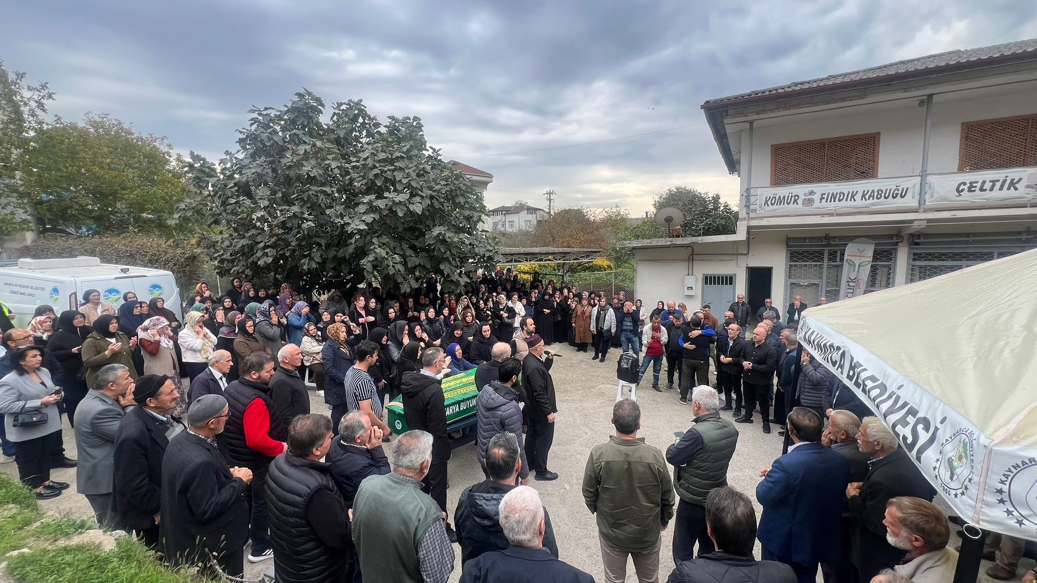 Acının En Ağır Tesadüfü Kanserle Mücadele Eden Kadın Doğum Gününde Hayatını Kaybetti (5)