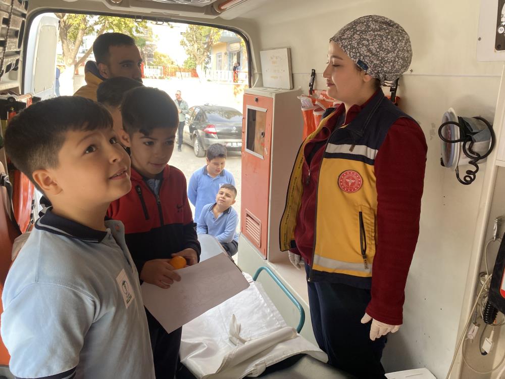 Alasehirde Ogrencilere Uygulamali Saglik Egitimi (3)