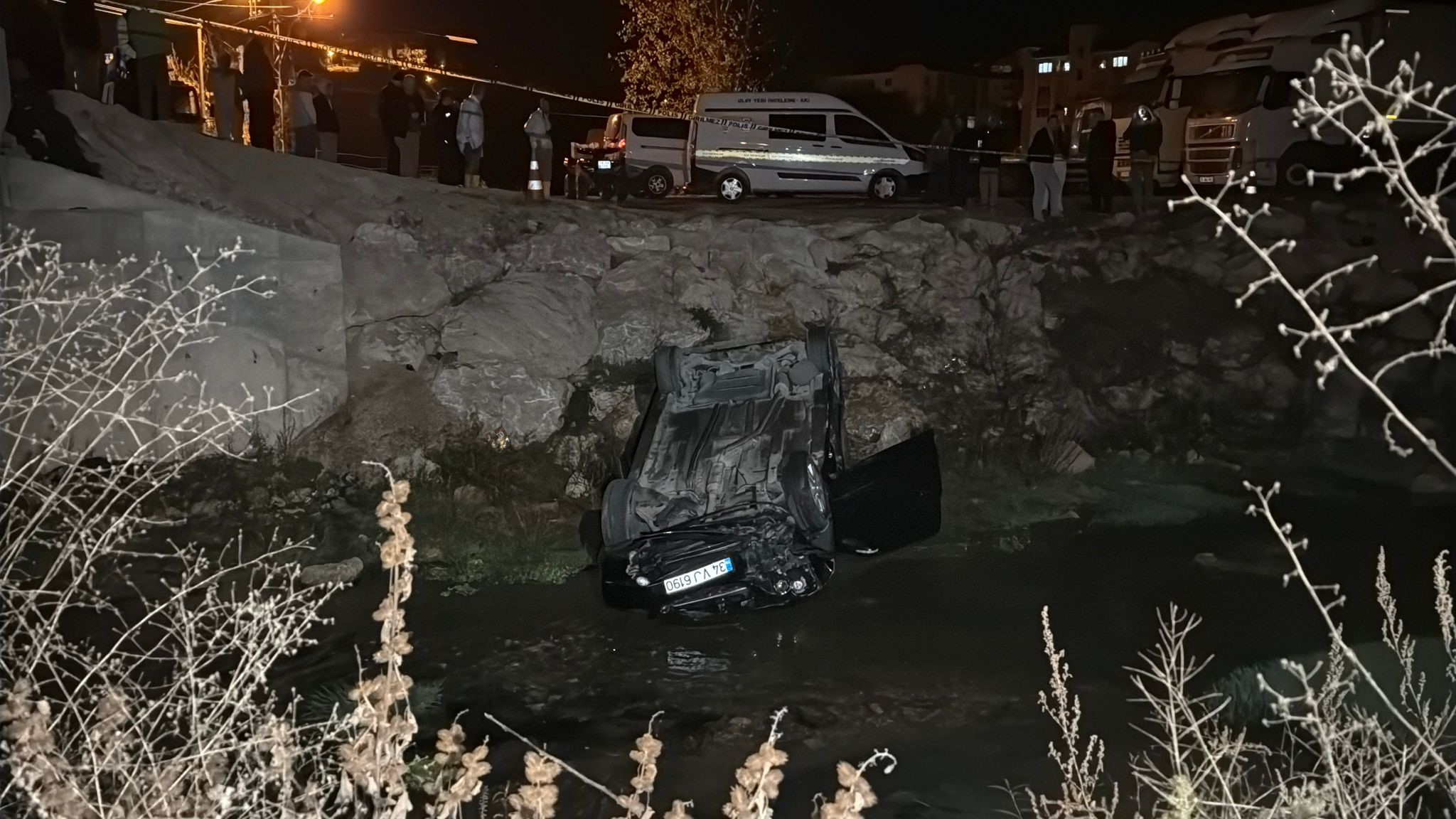 Alkollü Sürücü Köprüden Dereye Uçtu! Yolcu Olay Yerinde Can Verdi, Sürücü Yaralı (7)