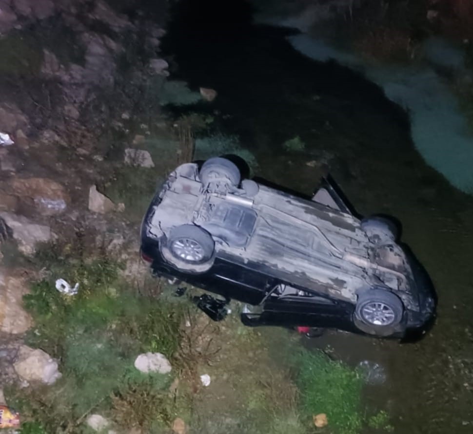 Alkollü Sürücü Köprüden Dereye Uçtu! Yolcu Olay Yerinde Can Verdi, Sürücü Yaralı (8)