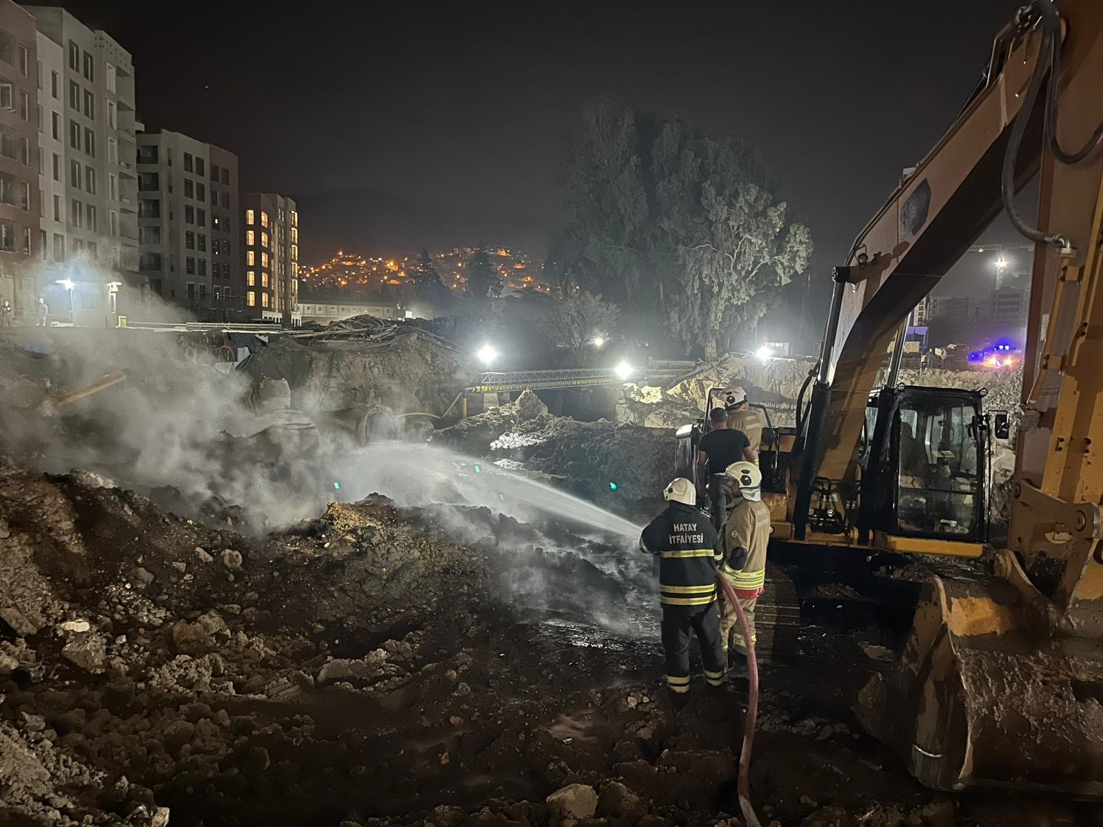Altyapi Calismasinda Facia Dogalgaz Borusu Patladi Alevler Yukseldi (3)
