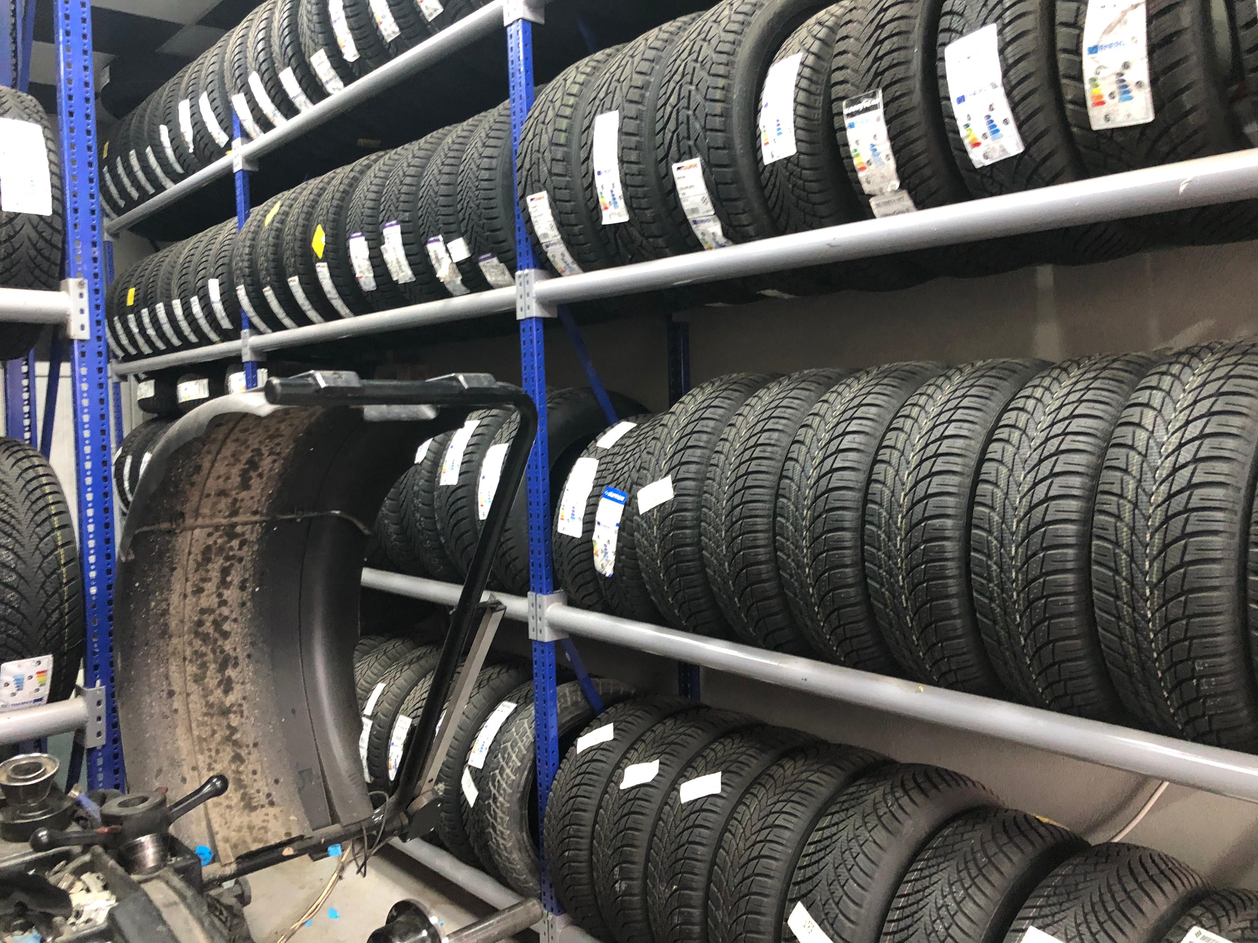 Arac Sahipleri Dikkat Lastik Degistirdim Bitti Sanmayin (4)