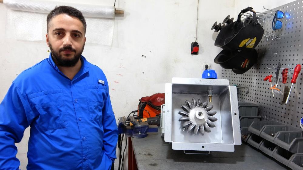 Baba Ogul Mikro Hesle Koylere Elektrik Uretiyor (3)