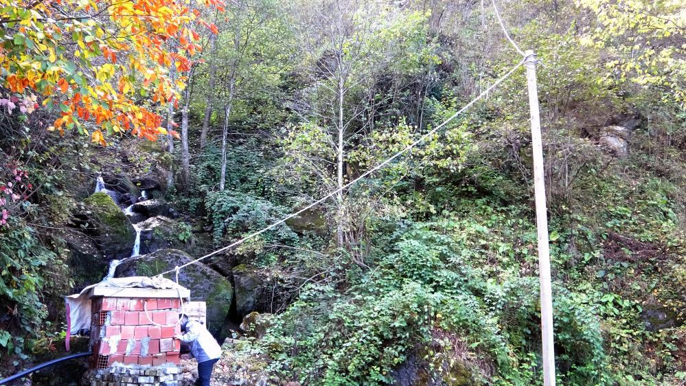 Baba Ogul Mikro Hesle Koylere Elektrik Uretiyor (5)