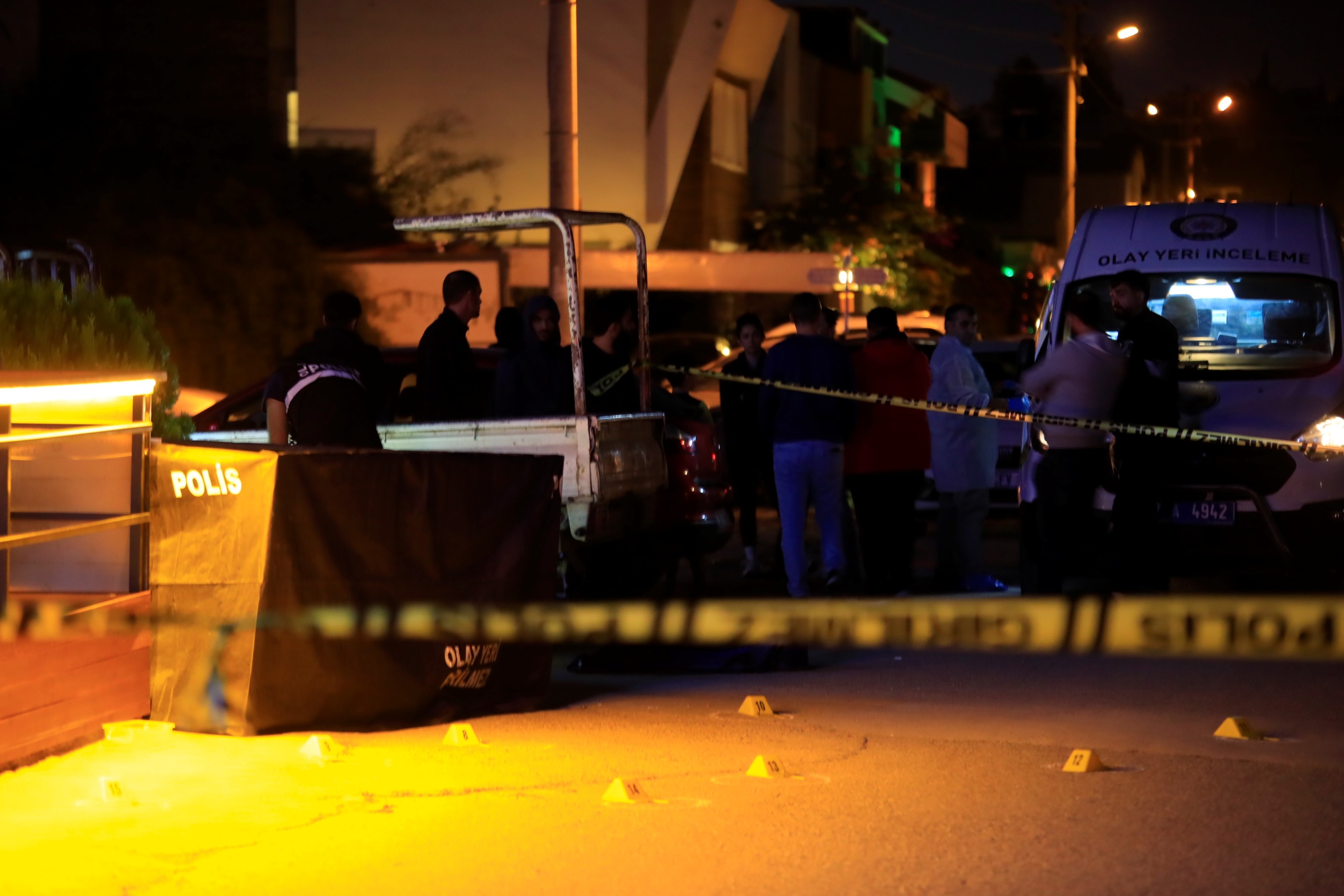 Barış Masasında Katliam Akrabasını 22 El Ateşle Öldürdü (19)