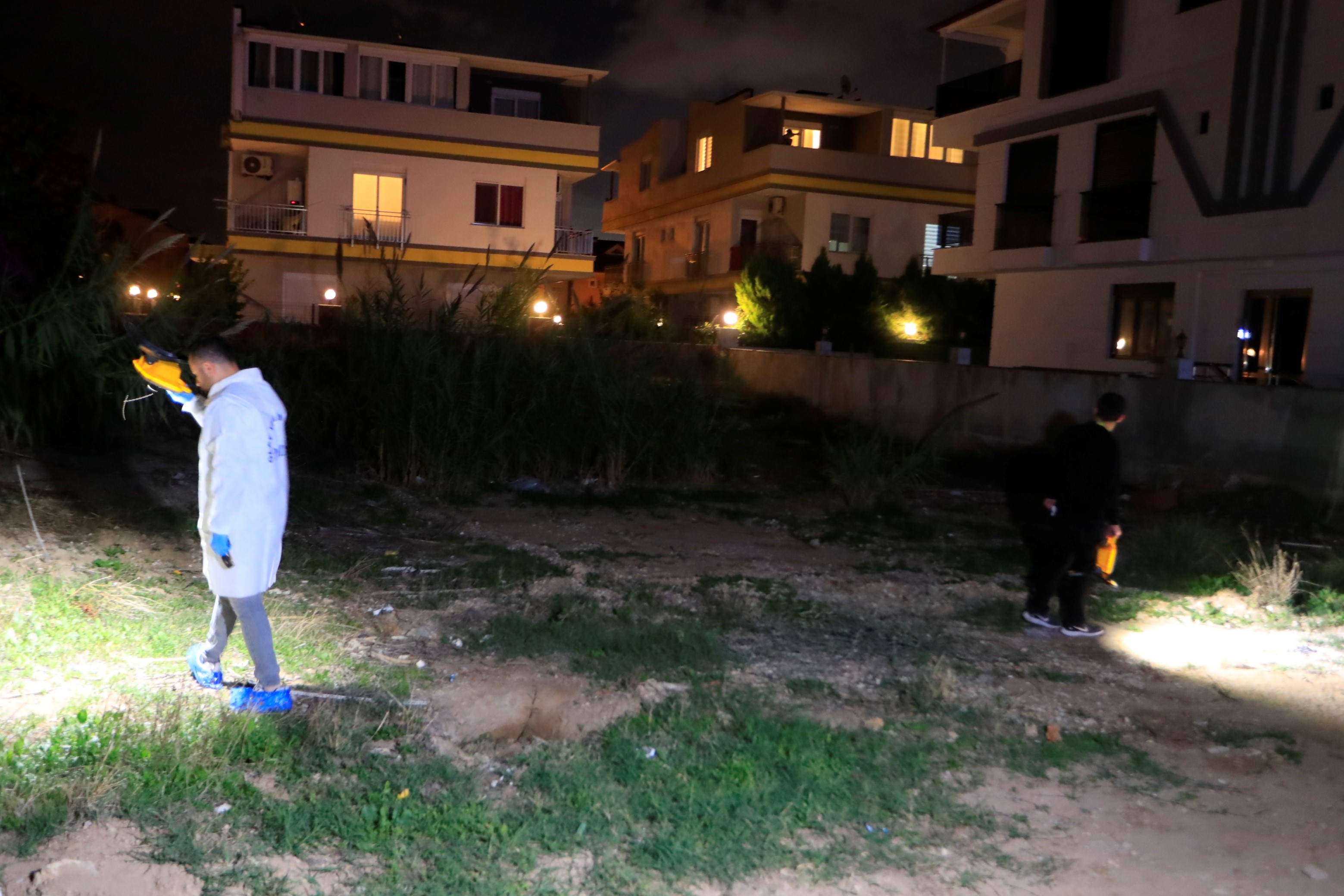 Barış Masasında Katliam Akrabasını 22 El Ateşle Öldürdü (7)