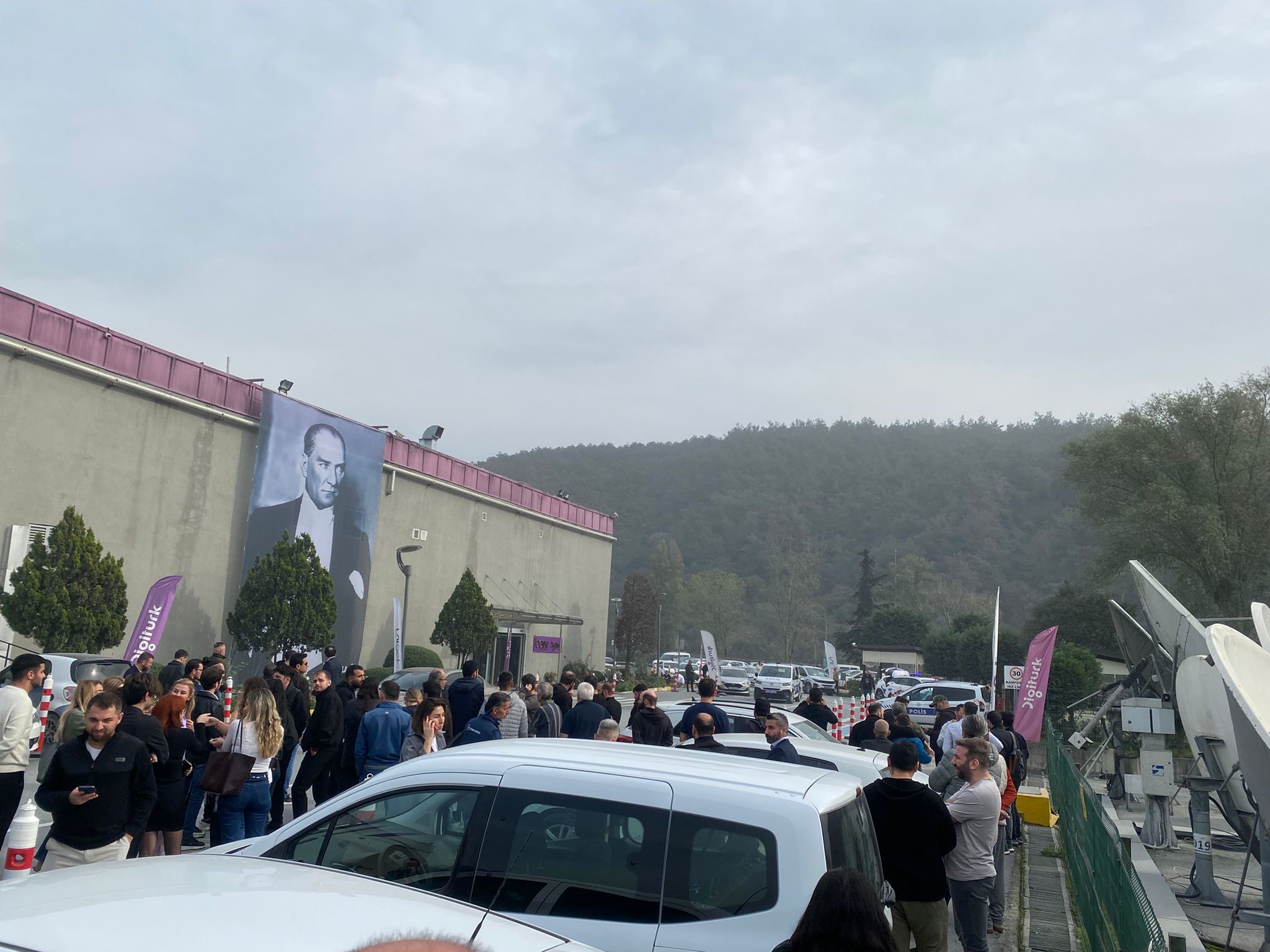 Bein Sports’ta Korku Dolu Dakikalar Silahın Oyuncak Olduğu Ortaya Çıktı (5)