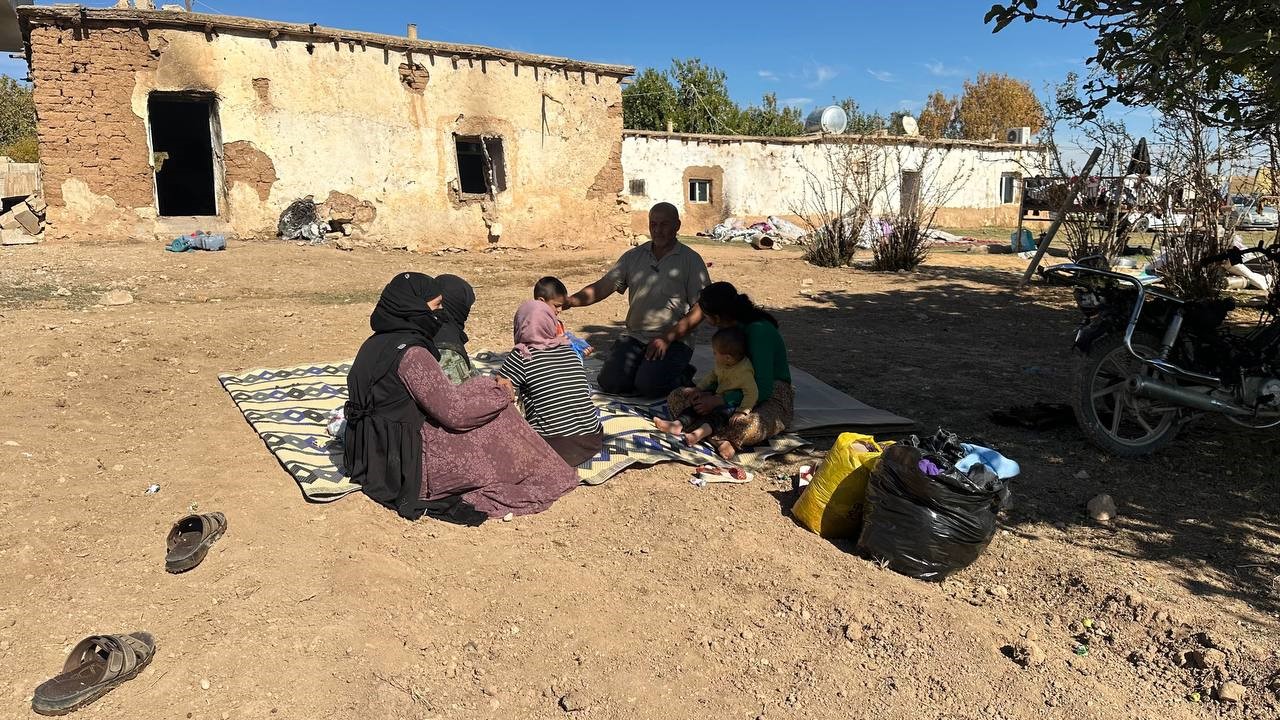 Bilim De Mahalleli De Saskin Bu Evdeki Yanginlar Aciklanamiyor (4)