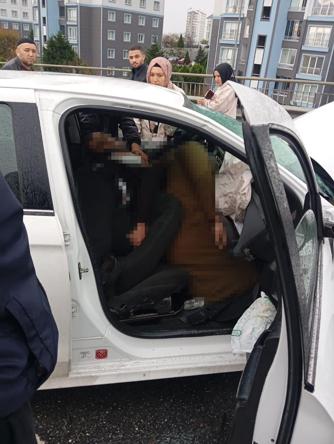 Bir Aile Yok Oldu Anne Ve Oğlu Feci Kazada Can Verdi (3)