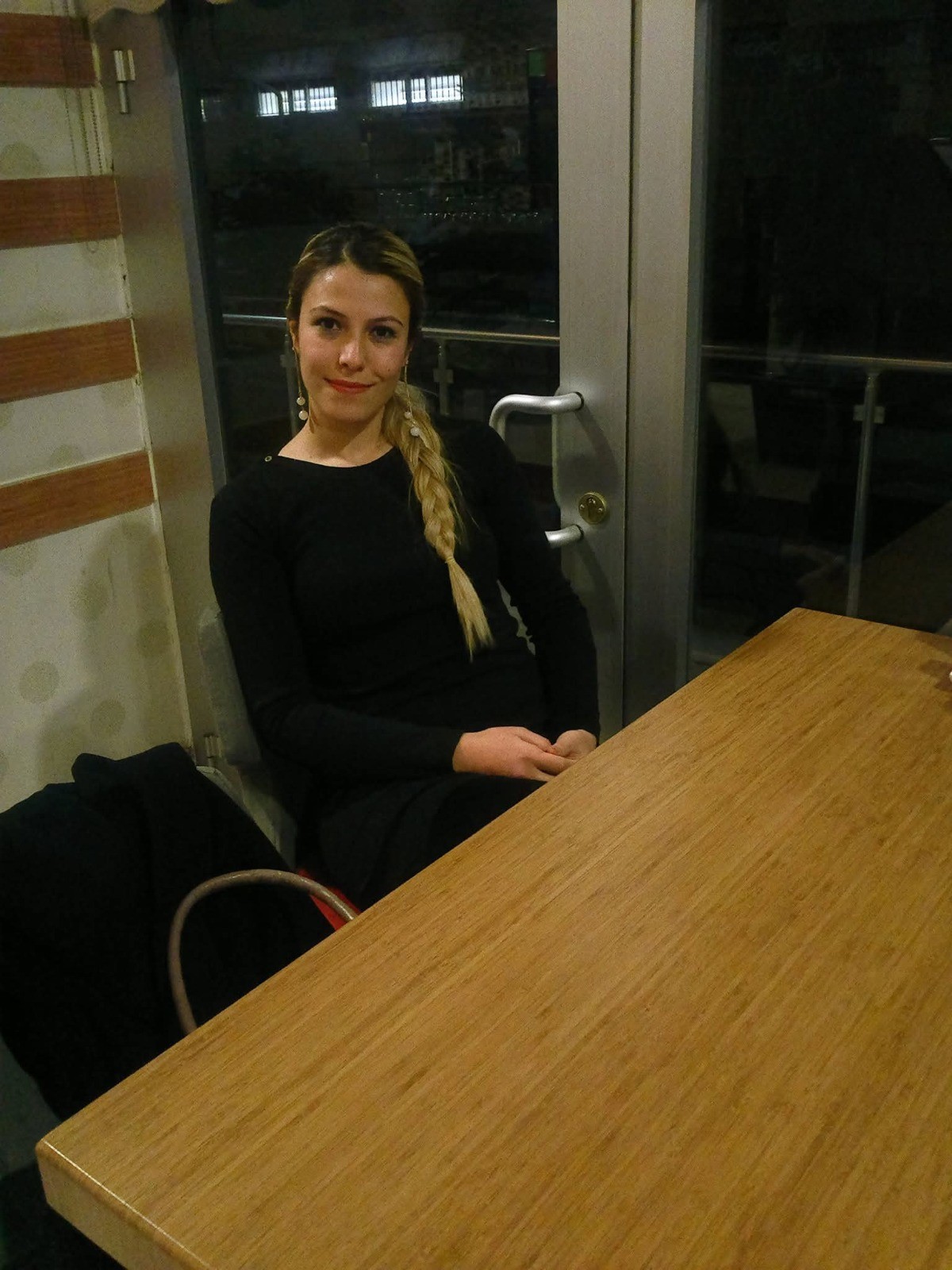 Bir Anda Dengesini Kaybetti… Genç Öğretmenin Ölümü Eğitim Camiasını Yasa Boğdu (3)