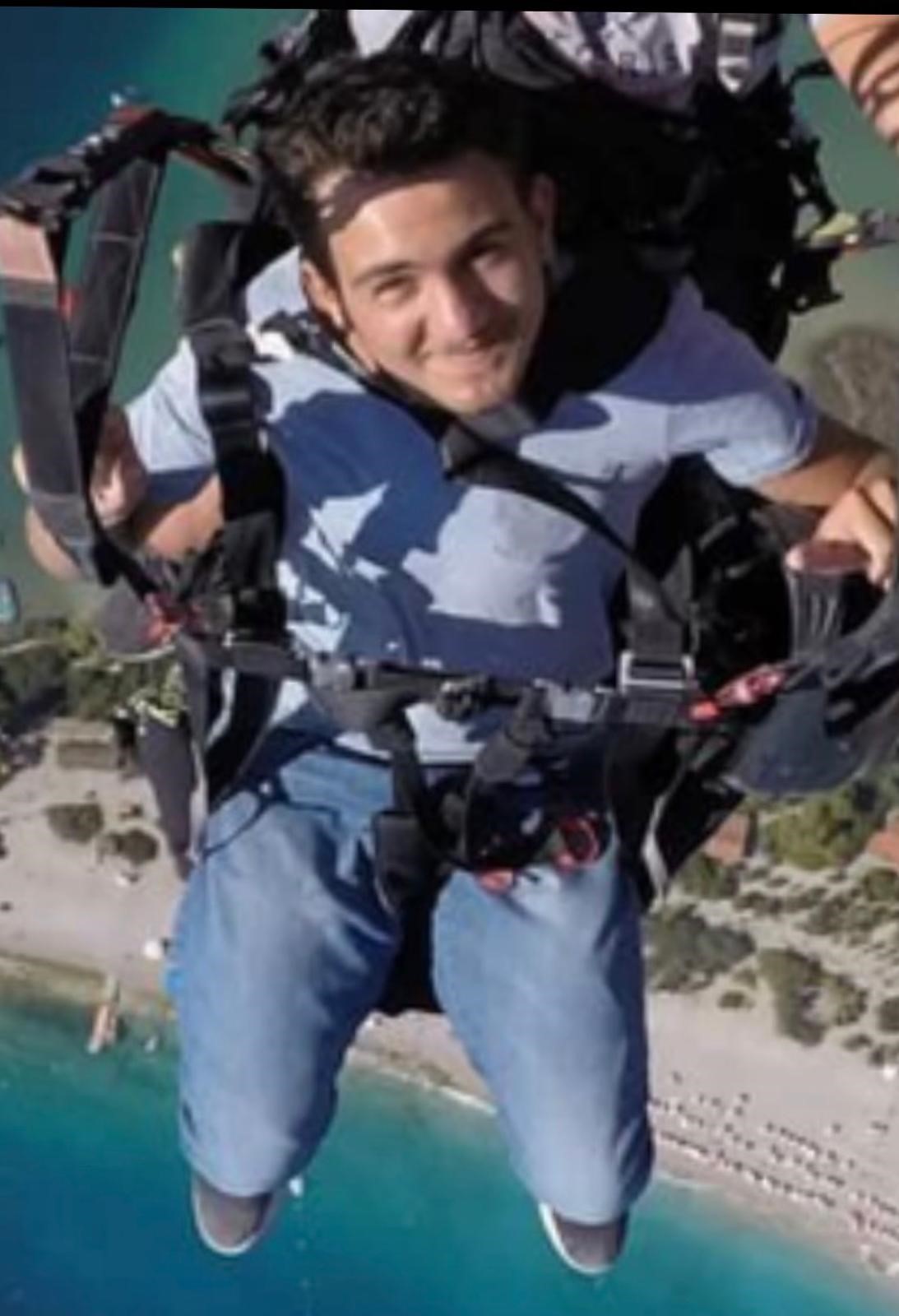 Borç Kaygısı Feci Sonla Bitti! 24 Yaşındaki Genç Bodrumda Kendini Astı (2)