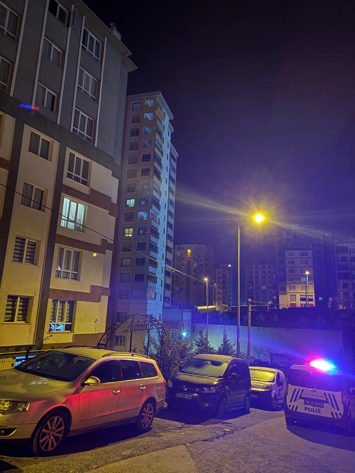 Borç Kaygısı Feci Sonla Bitti! 24 Yaşındaki Genç Bodrumda Kendini Astı (3)