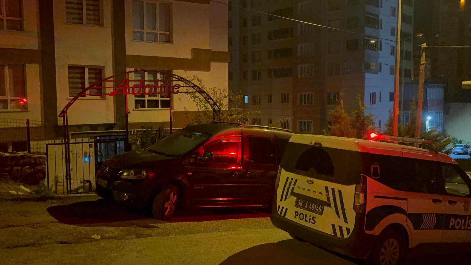 Borç Kaygısı Feci Sonla Bitti! 24 Yaşındaki Genç Bodrumda Kendini Astı (5)