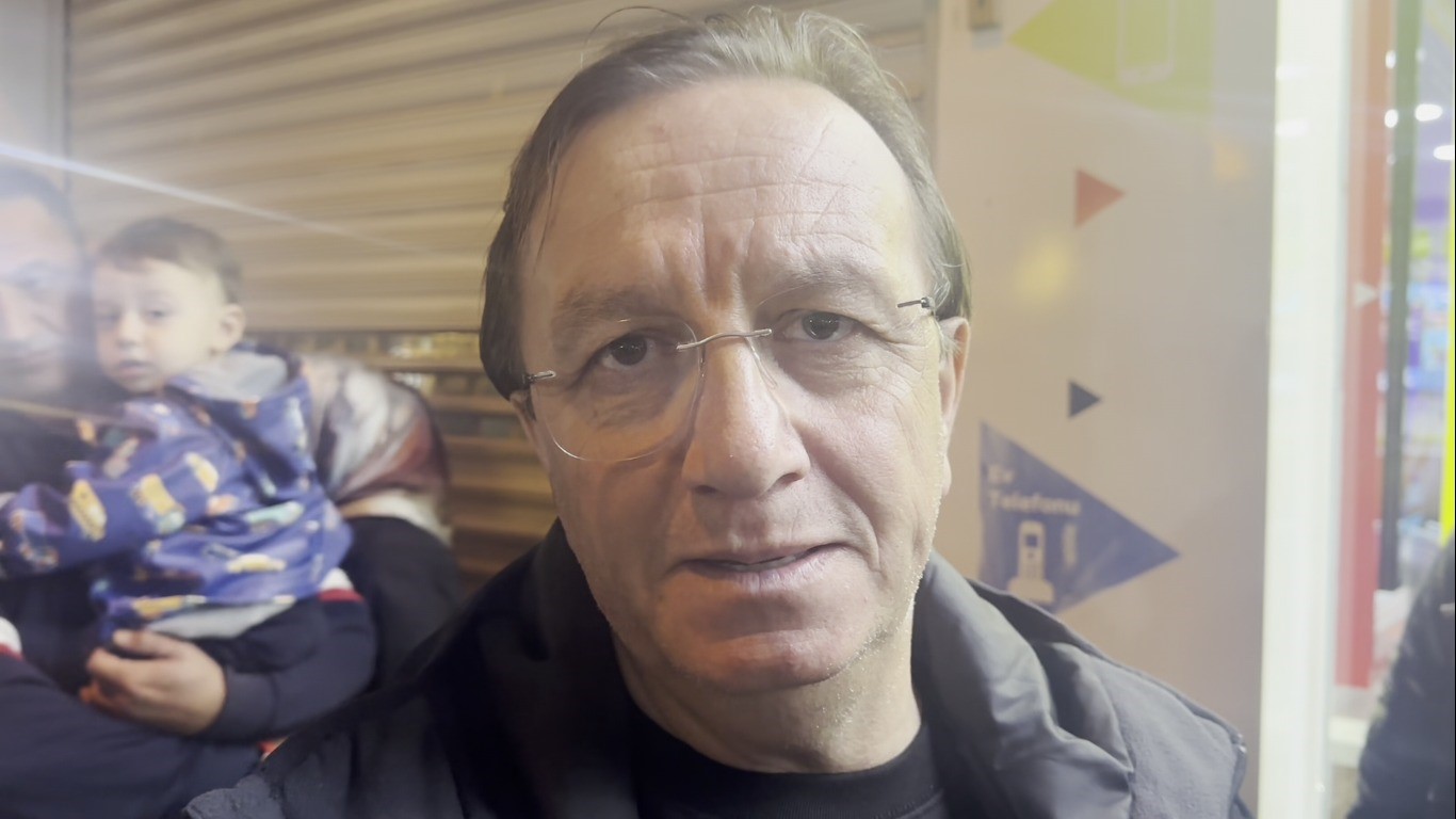 Bu Cesaret Pes Dedirtti Gupegunduz Soygun Calisani Baglayip 5 Kilo Altinla Kacti (4)