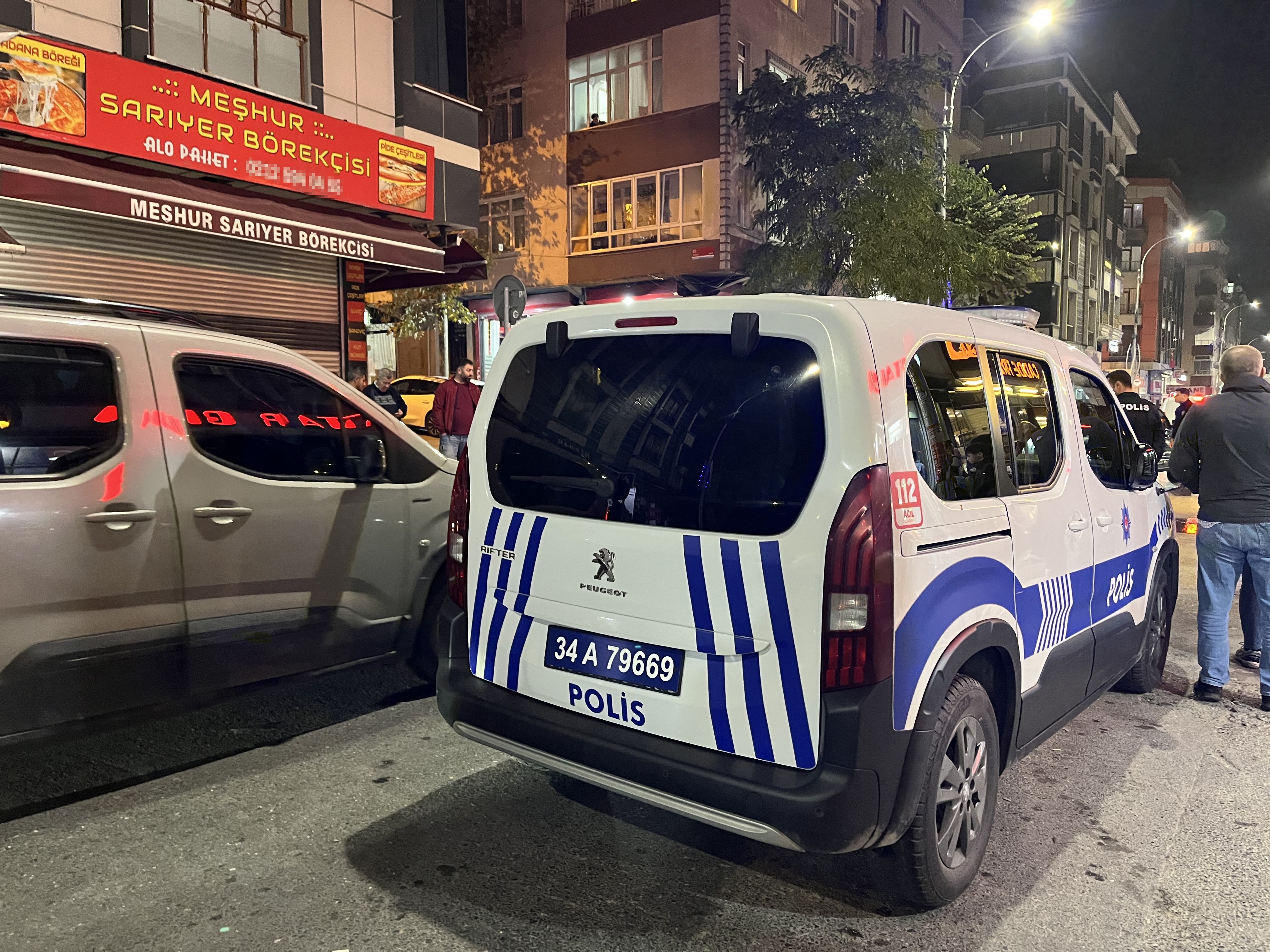 Cadde Ortasında Kan Donduran Anlar! Önce Öldürdü, Sonra Kendi Kafasına Ateş Etti (2)