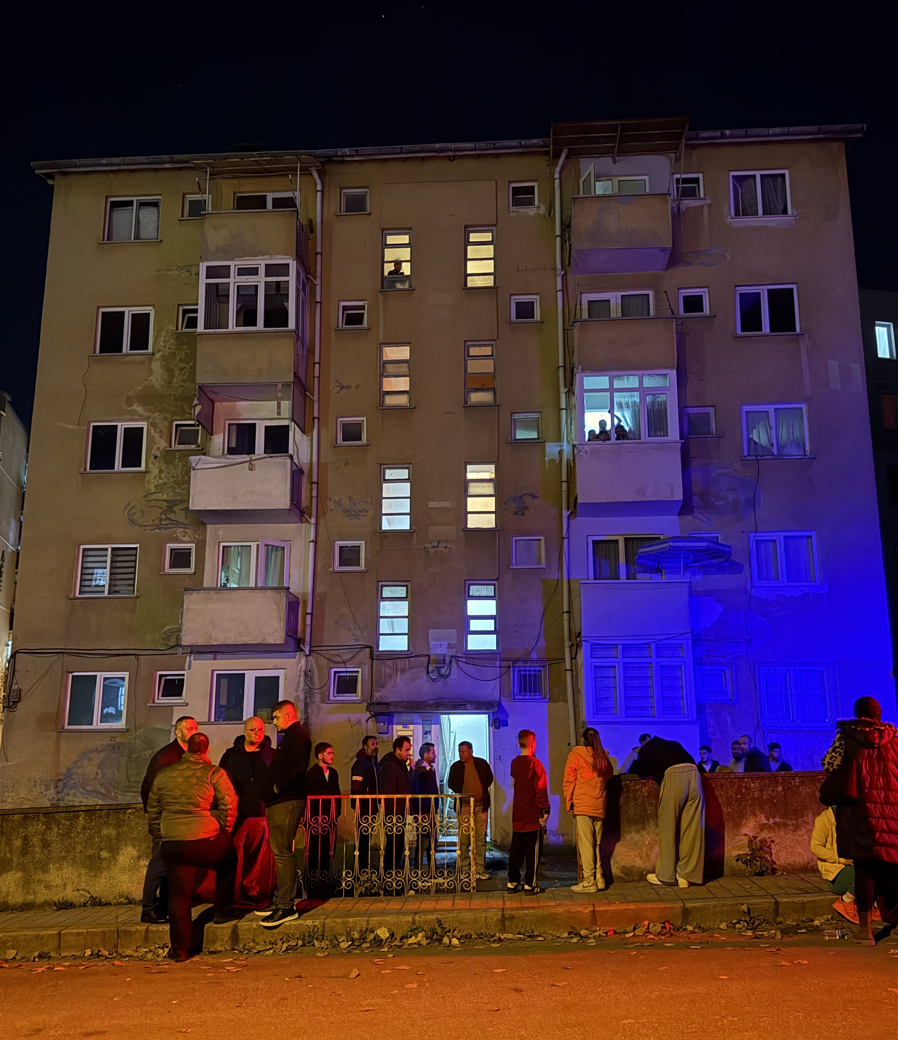 Cezaevinden Izinli Çıktı, 2 Gün Sonra Balkonda Ölü Bulundu (3)