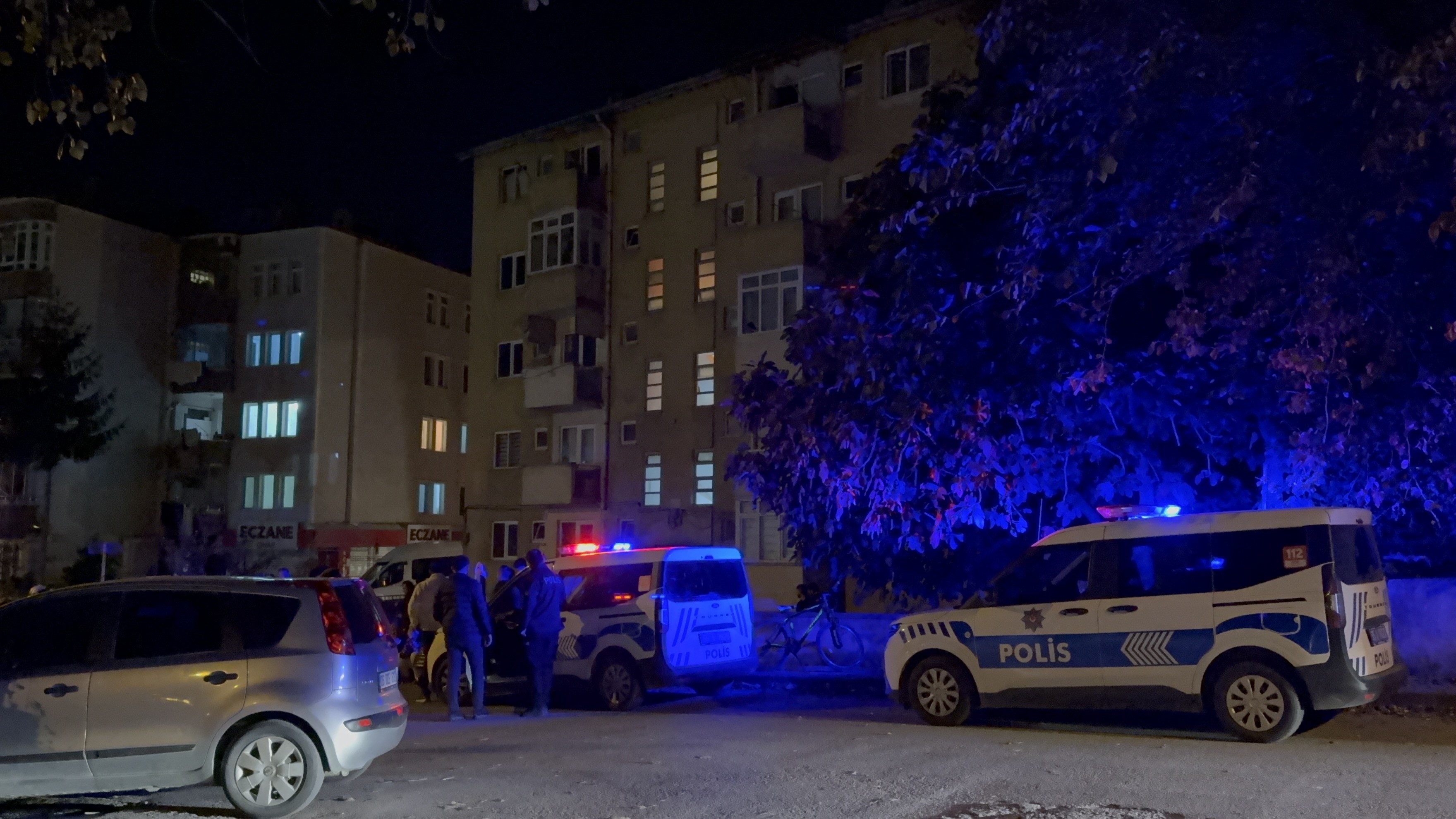 Cezaevinden Izinli Çıktı, 2 Gün Sonra Balkonda Ölü Bulundu (4)