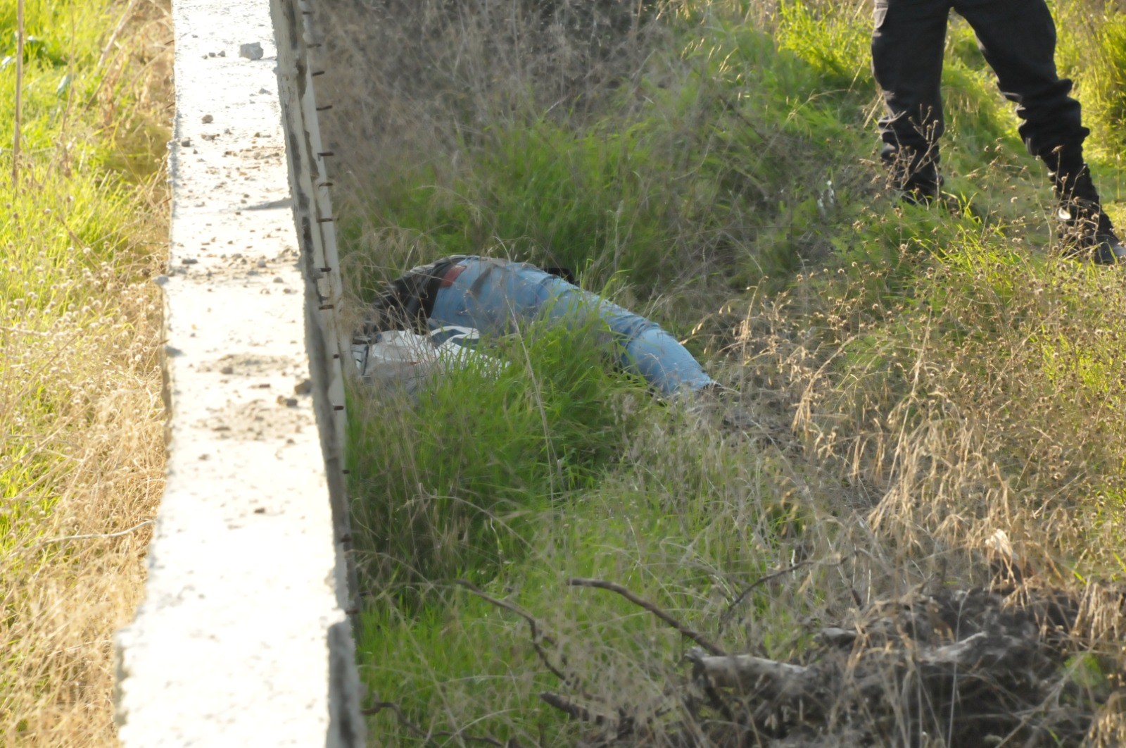 Cezaevinden Izinli Cikti Saatler Sonra Bahcede Basindan Vurulmus Halde Bulundu7 02