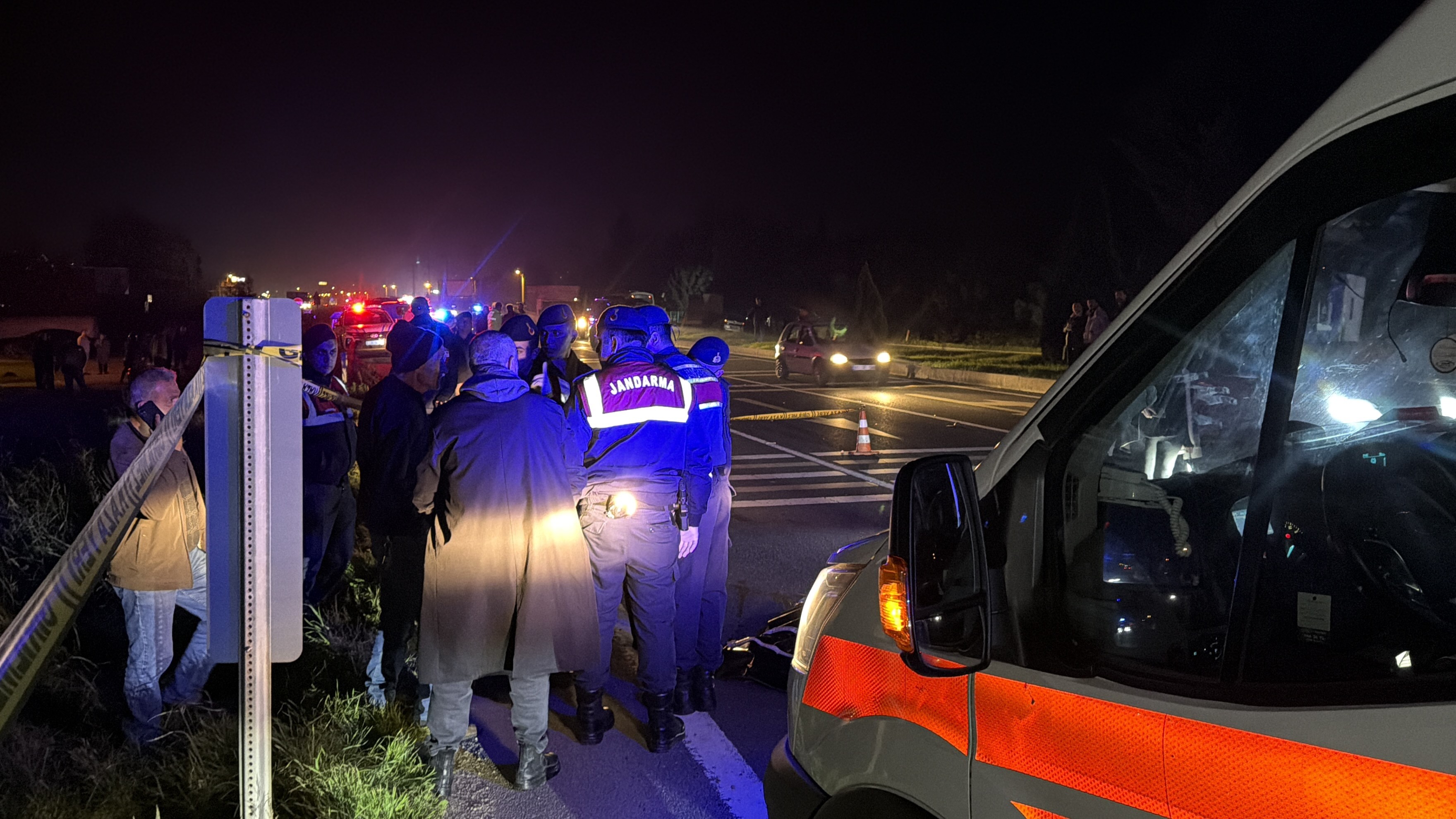 D 100'De Yürek Yakan Kaza Yaşlı Kadın 200 Metre Sürüklenerek Hayatını Kaybetti (5)