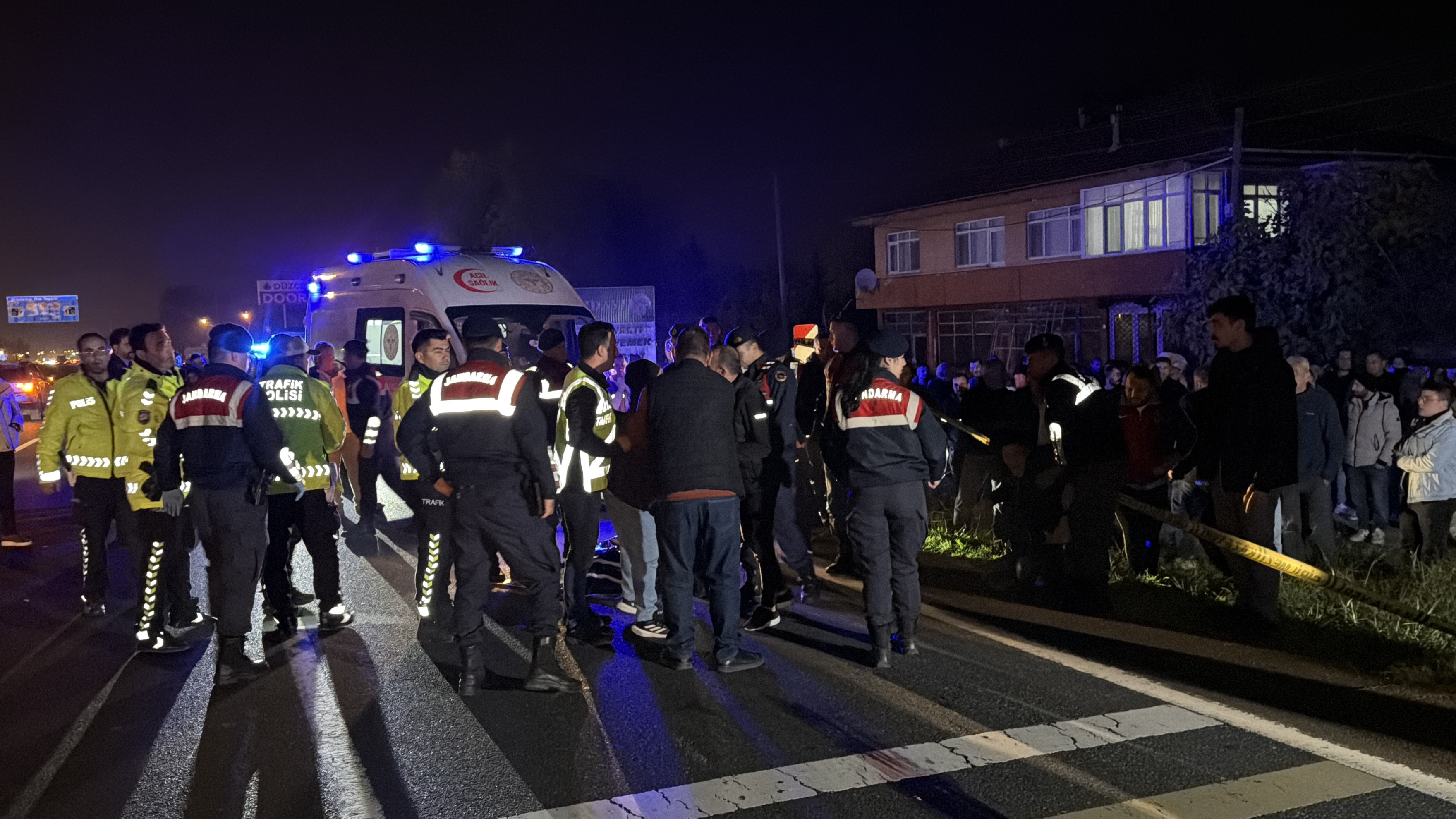 D 100'De Yürek Yakan Kaza Yaşlı Kadın 200 Metre Sürüklenerek Hayatını Kaybetti (6)