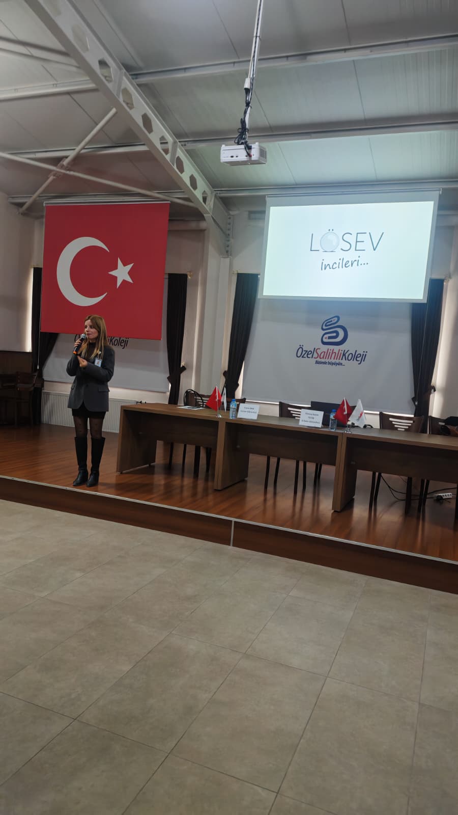 D0B0382B E1Da 4052 98Ae Abc9F1F1E9B4