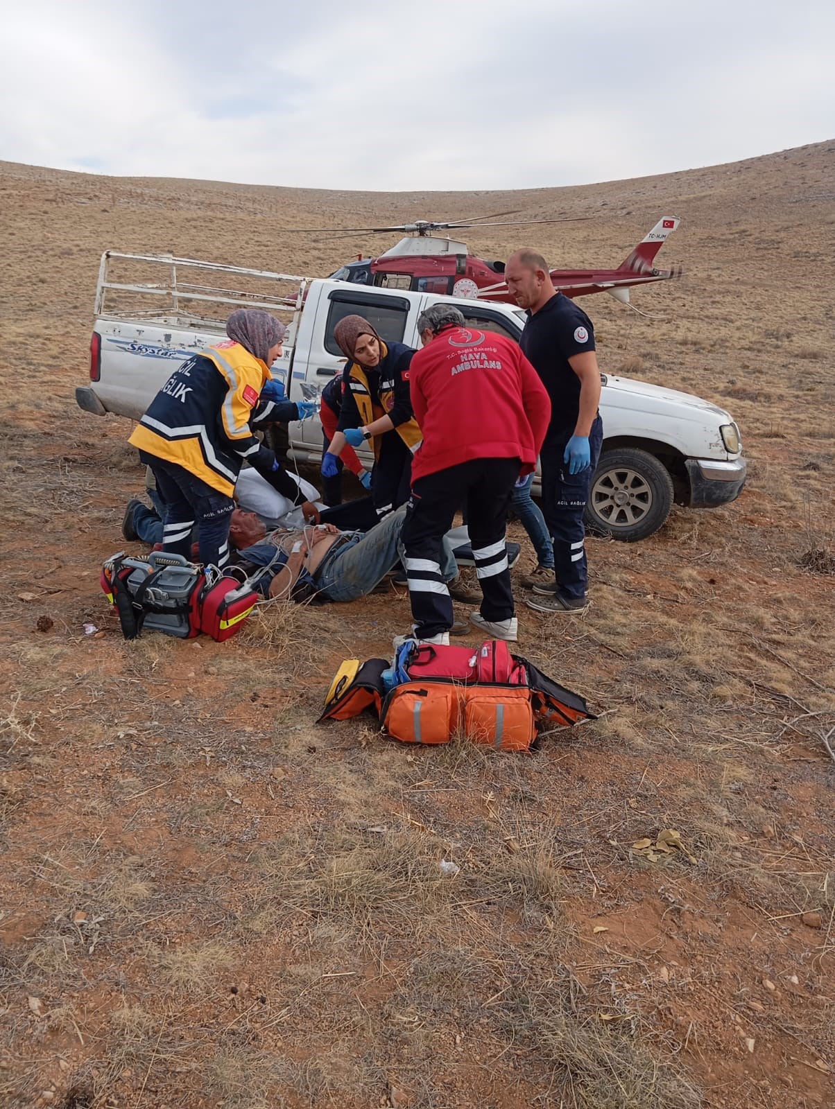 Dağ Başında Zamana Karşı Yarış Kalp Krizi Geçiren Çoban Helikopterle Kurtarıldı (3)