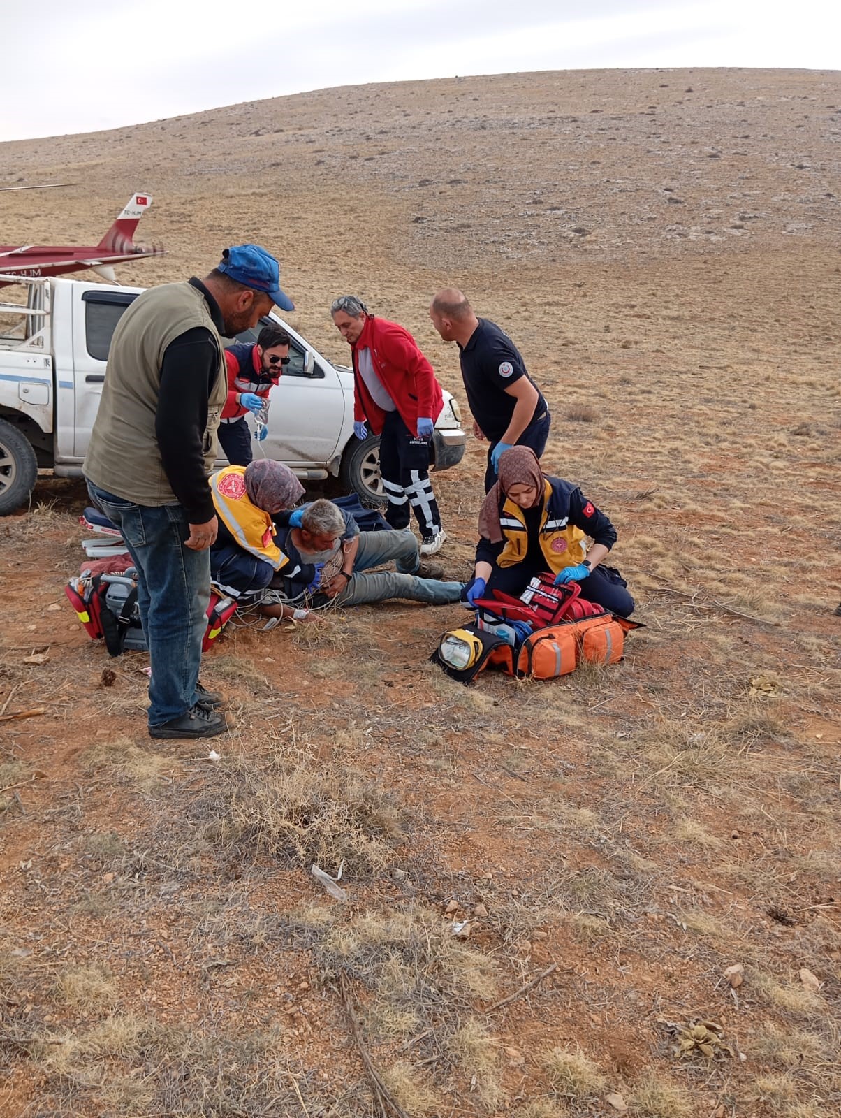 Dağ Başında Zamana Karşı Yarış Kalp Krizi Geçiren Çoban Helikopterle Kurtarıldı (5)