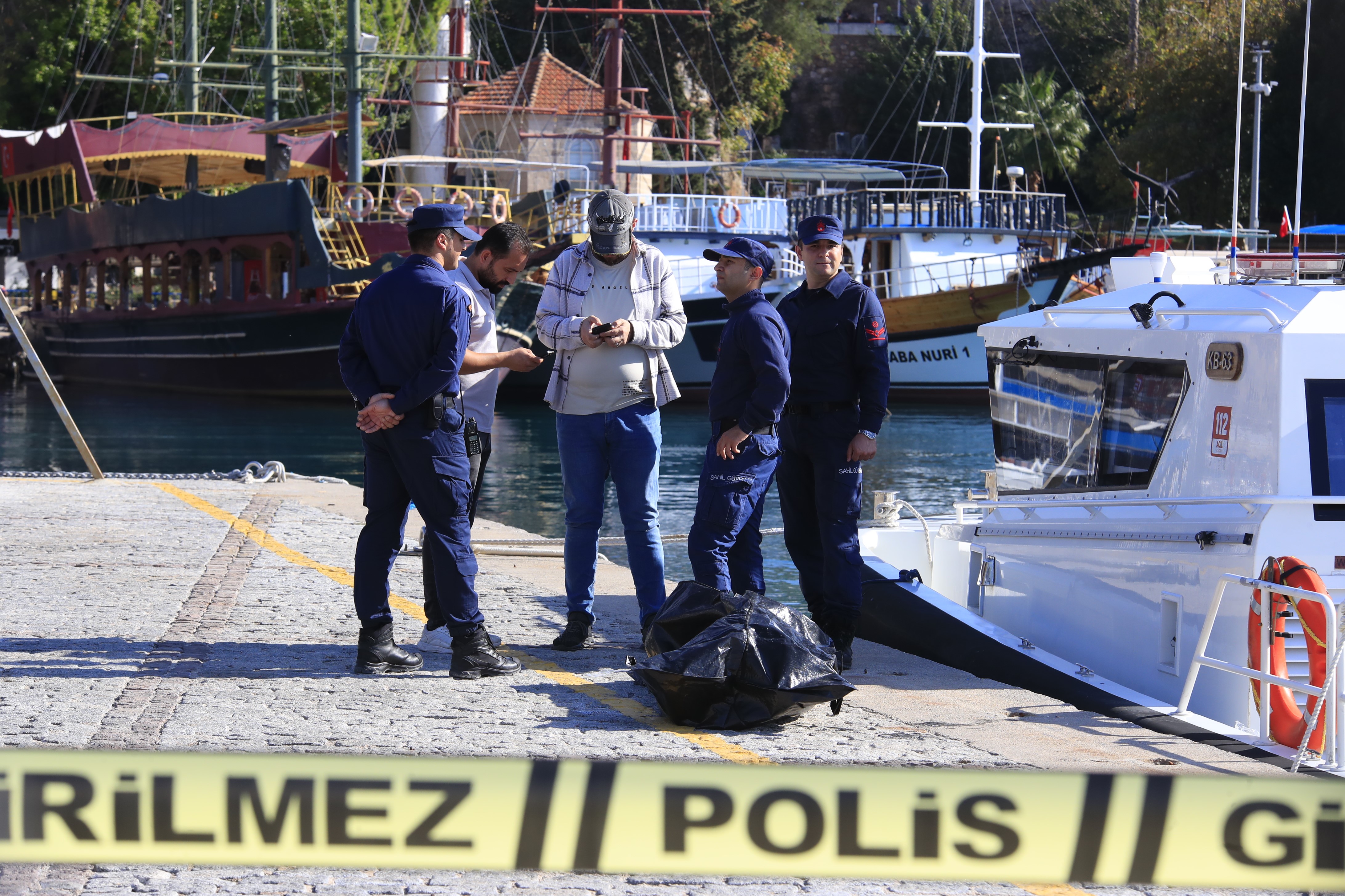 Denizden Gelen Acı Haber Kimliği Belirsiz Genç Kız Cesedi Bulundu (6)