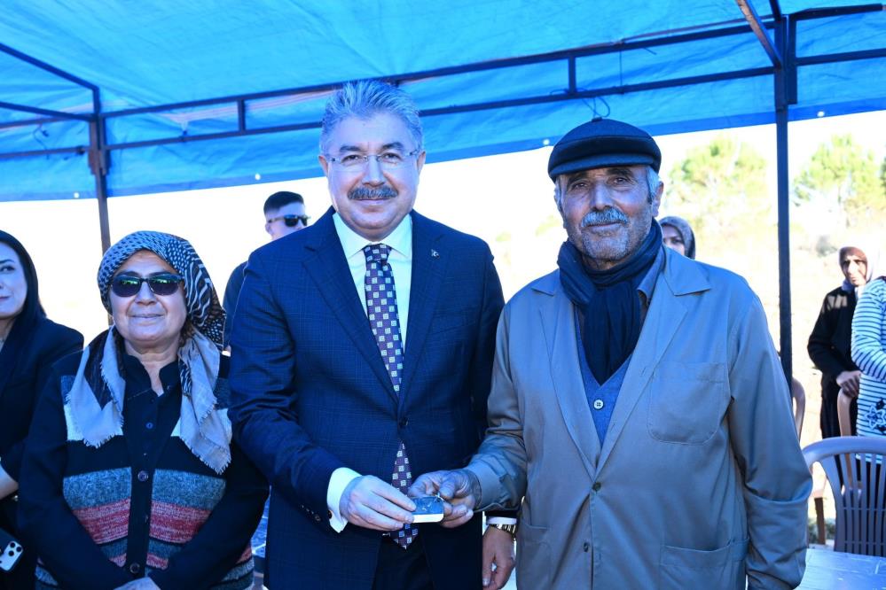 Deprem Konutlarinda Mutlu Gun Osmaniyede 12 Koy Evi Hak Sahiplerine Teslim Edildi (3)