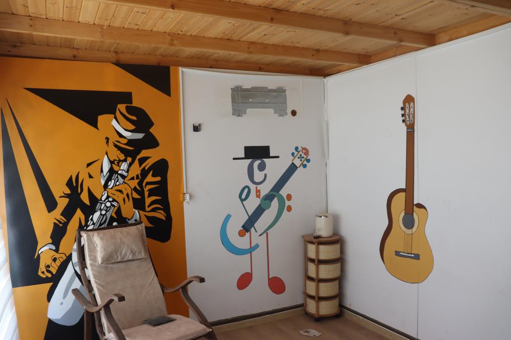 Depremzede Ogrencilerin Kutuphanesinde 2 Ayda 2 Klima Hirsizligi Dernekten Hirsiza Not (1)-1