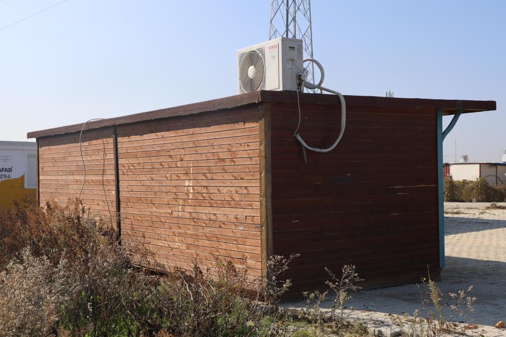 Depremzede Ogrencilerin Kutuphanesinde 2 Ayda 2 Klima Hirsizligi Dernekten Hirsiza Not (2)