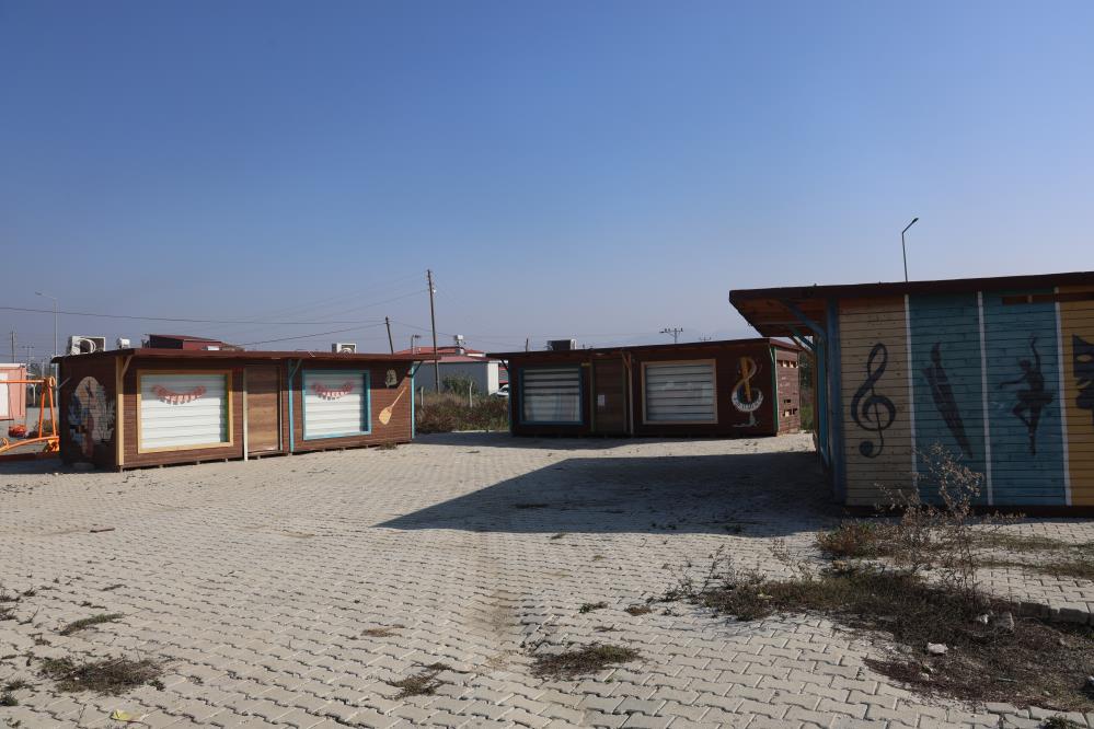 Depremzede Ogrencilerin Kutuphanesinde 2 Ayda 2 Klima Hirsizligi Dernekten Hirsiza Not (3)