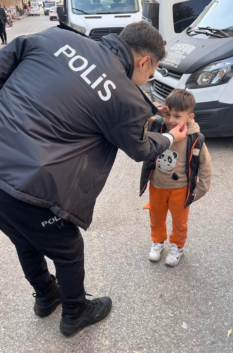 Duygulandiran An Kucuk Cocugun Asker Selami Sosyal Medyayi Salladi 02