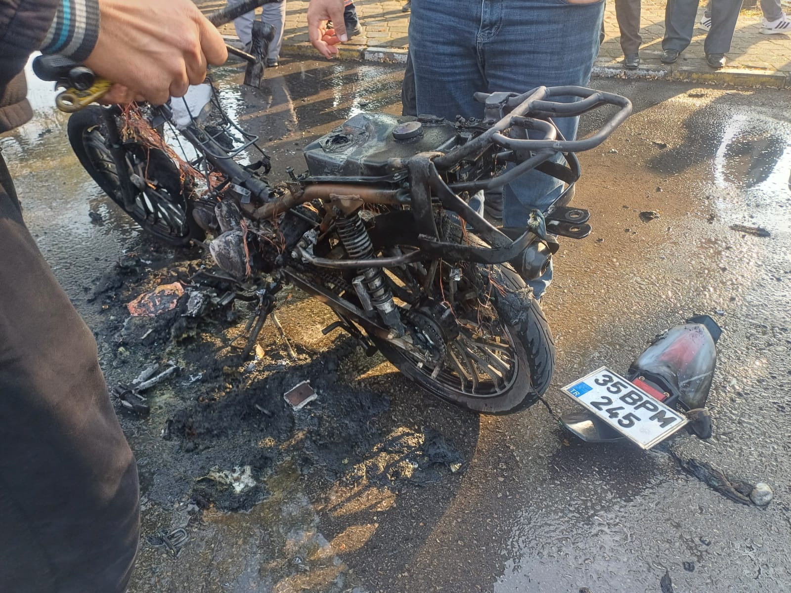 E703B21E Fc77 4Bab Ad29 046Fdb5888F8